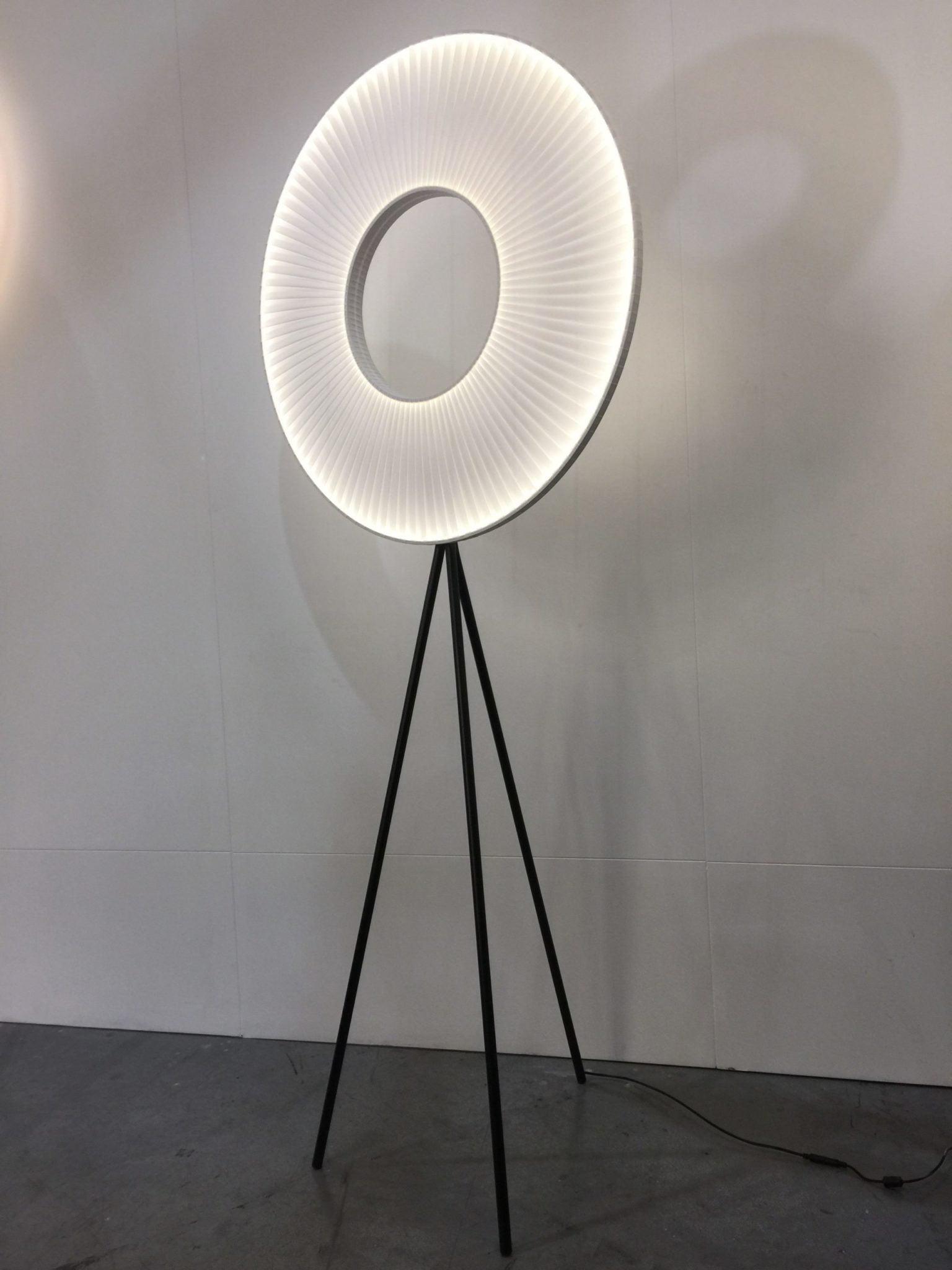 Helen Modern Metal Floor Lamp - Blowlighting