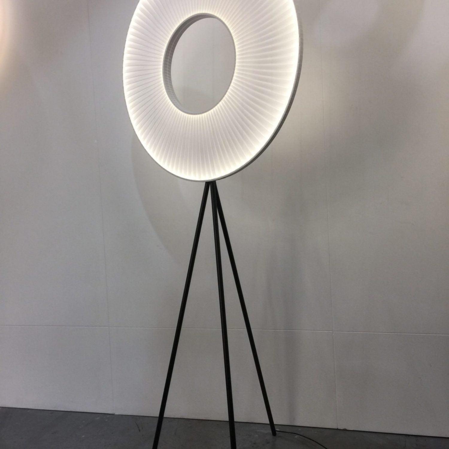 Helen Modern Metal Floor Lamp - Blowlighting