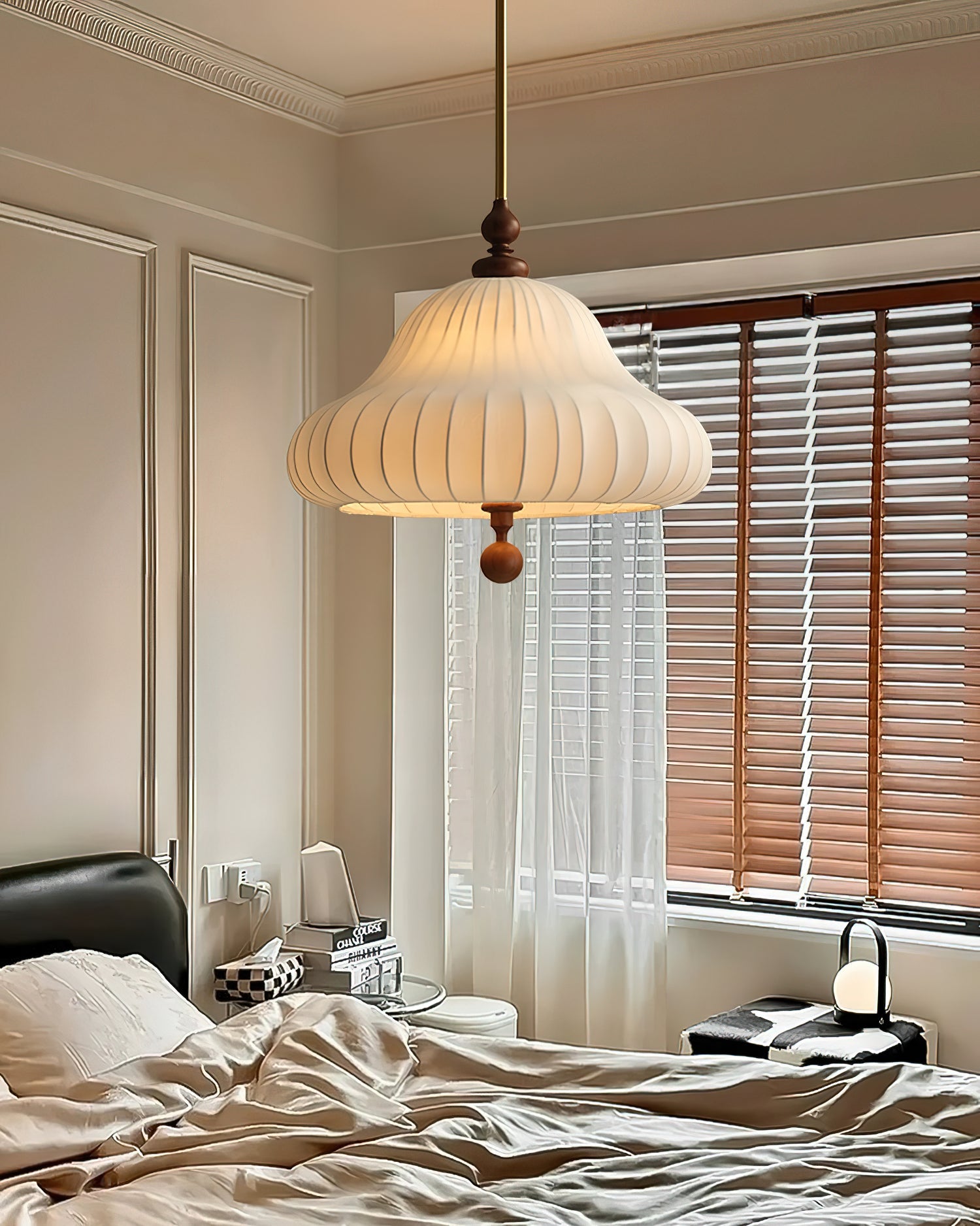 Isabella Bloom Pendant Light - Blowlighting