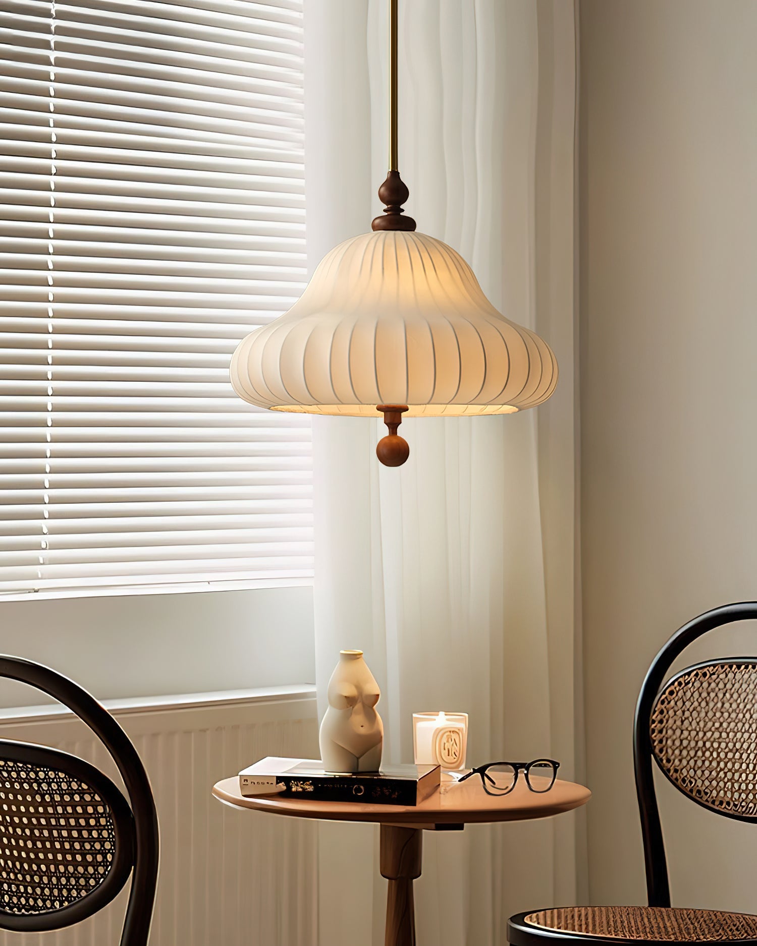 Isabella Bloom Pendant Light - Blowlighting