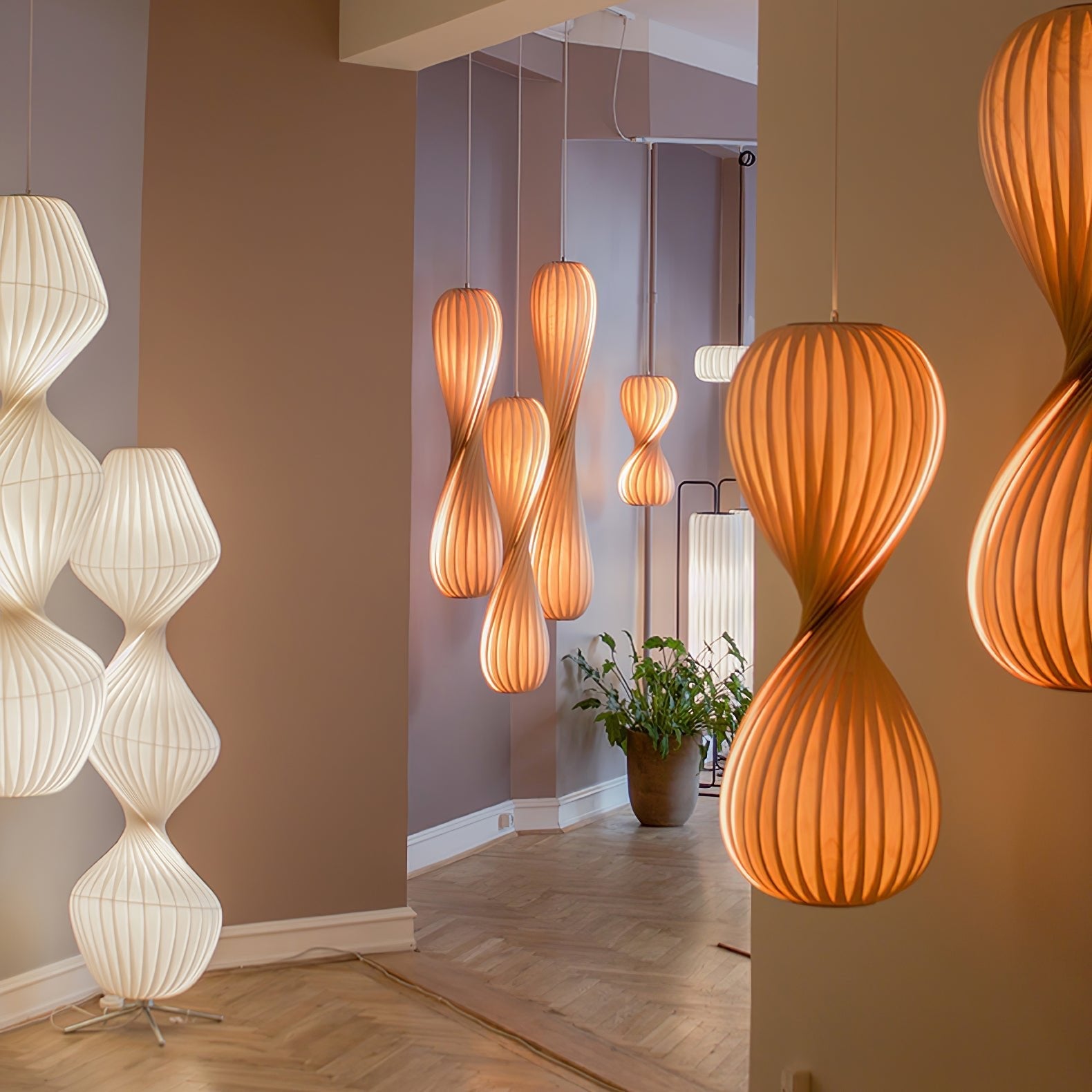 Isadora Pendant Lamp - Blowlighting