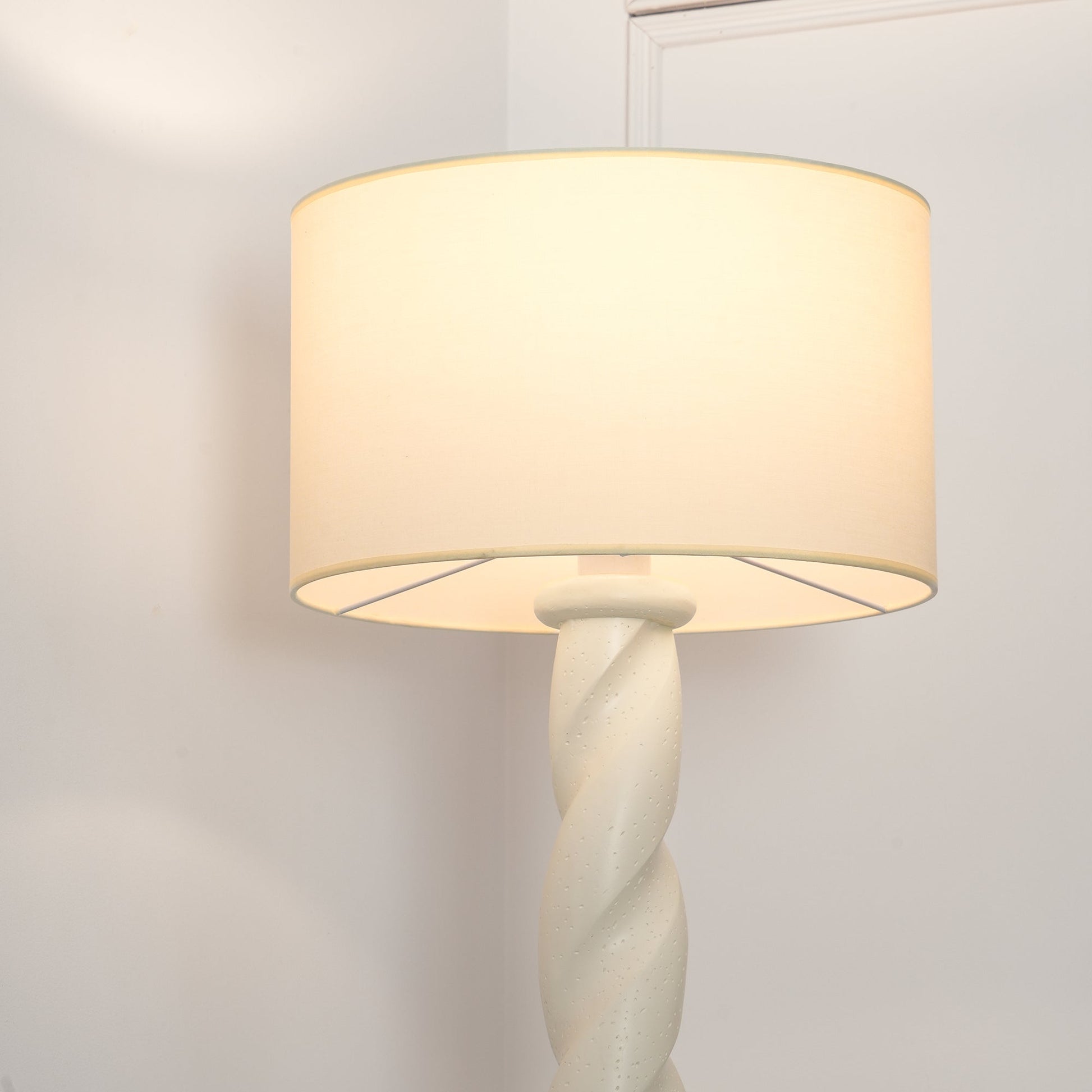 Yisi North Tower Floor Lamp - Blowlighting
