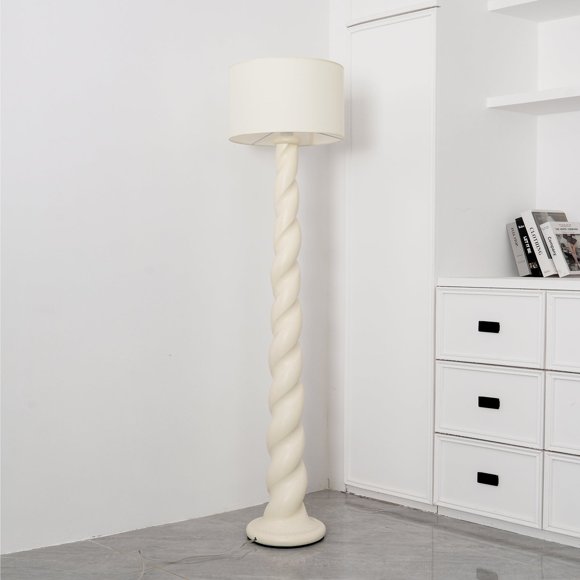 Yisi North Tower Floor Lamp - Blowlighting