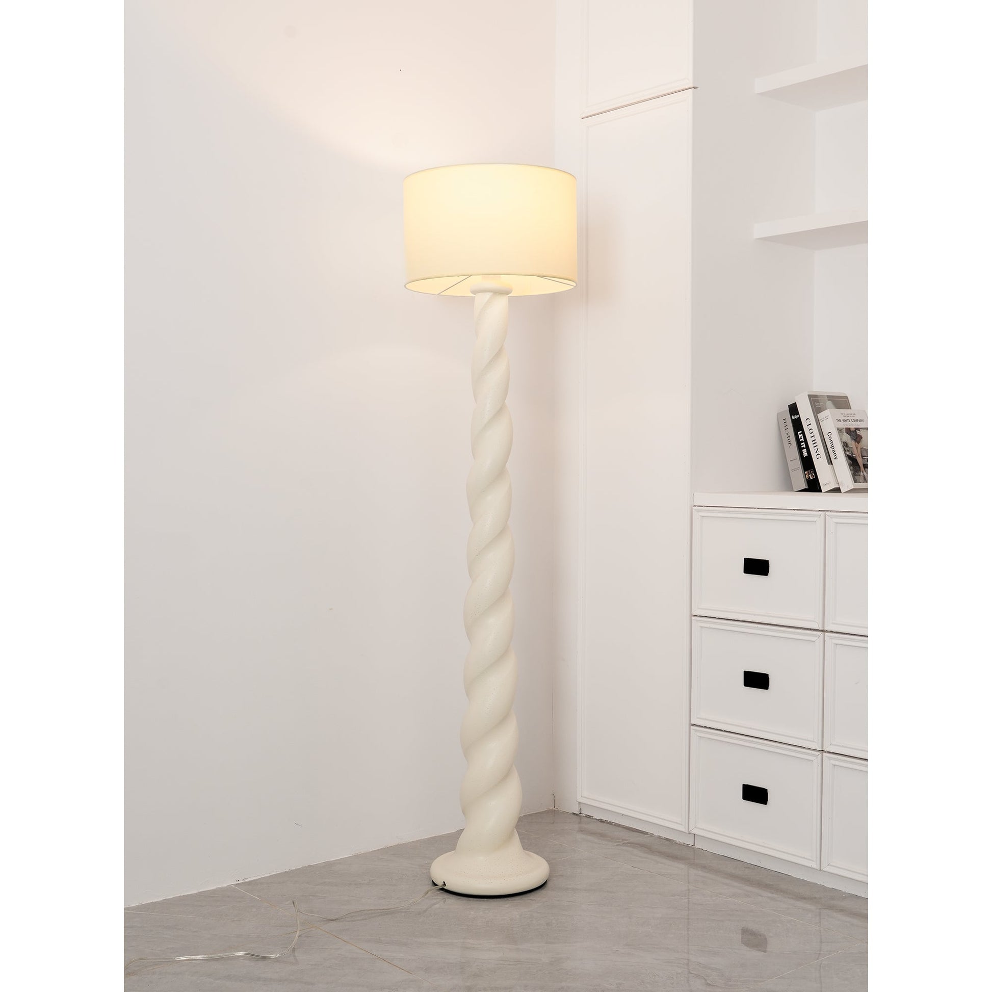 Yisi North Tower Floor Lamp - Blowlighting