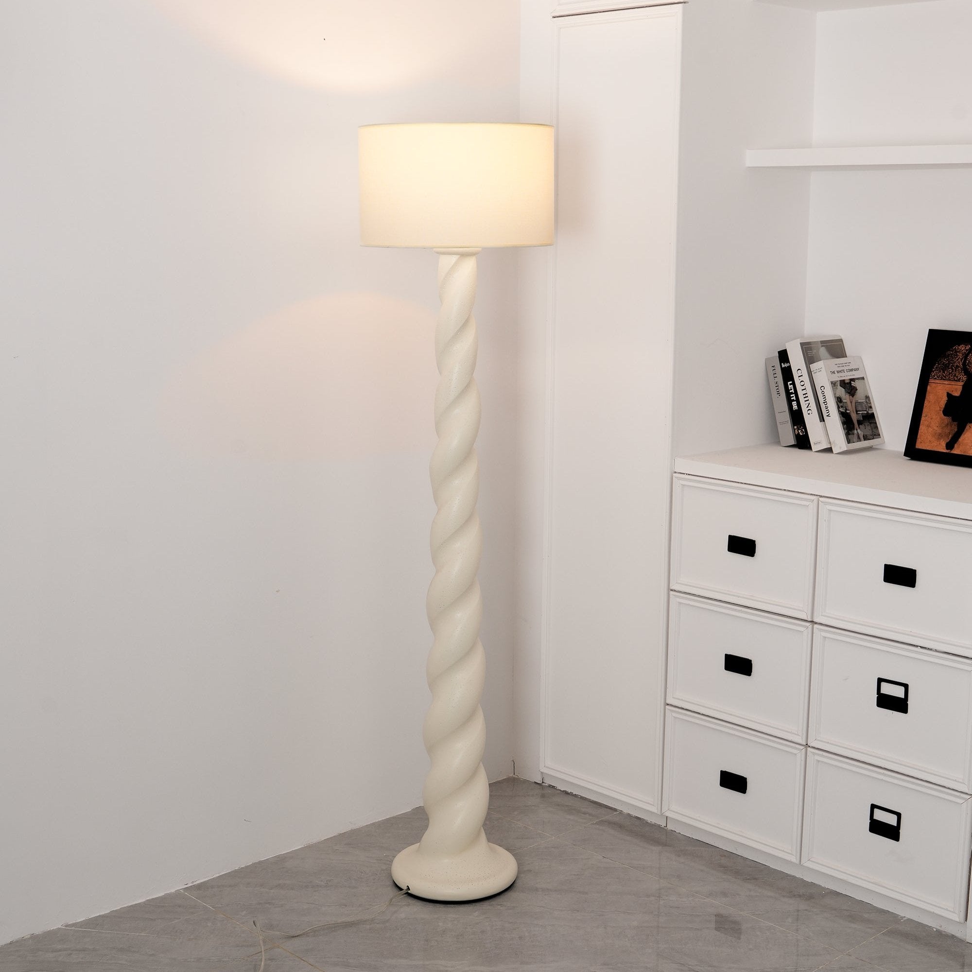 Yisi North Tower Floor Lamp - Blowlighting