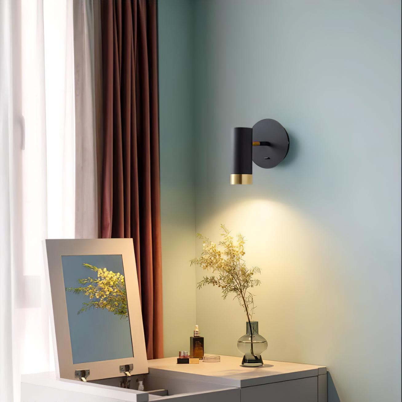 Karpo Wall Lamp - Blowlighting