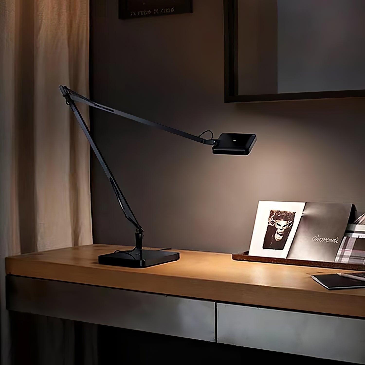 Edge Table Lamp - Blowlighting