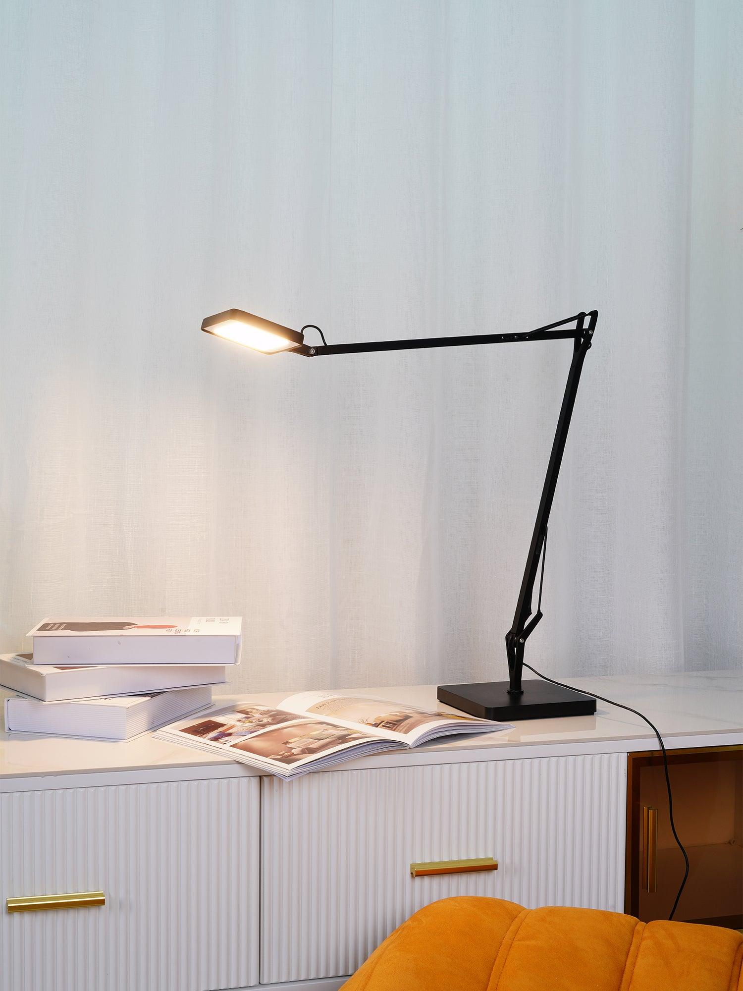 Edge Table Lamp - Blowlighting