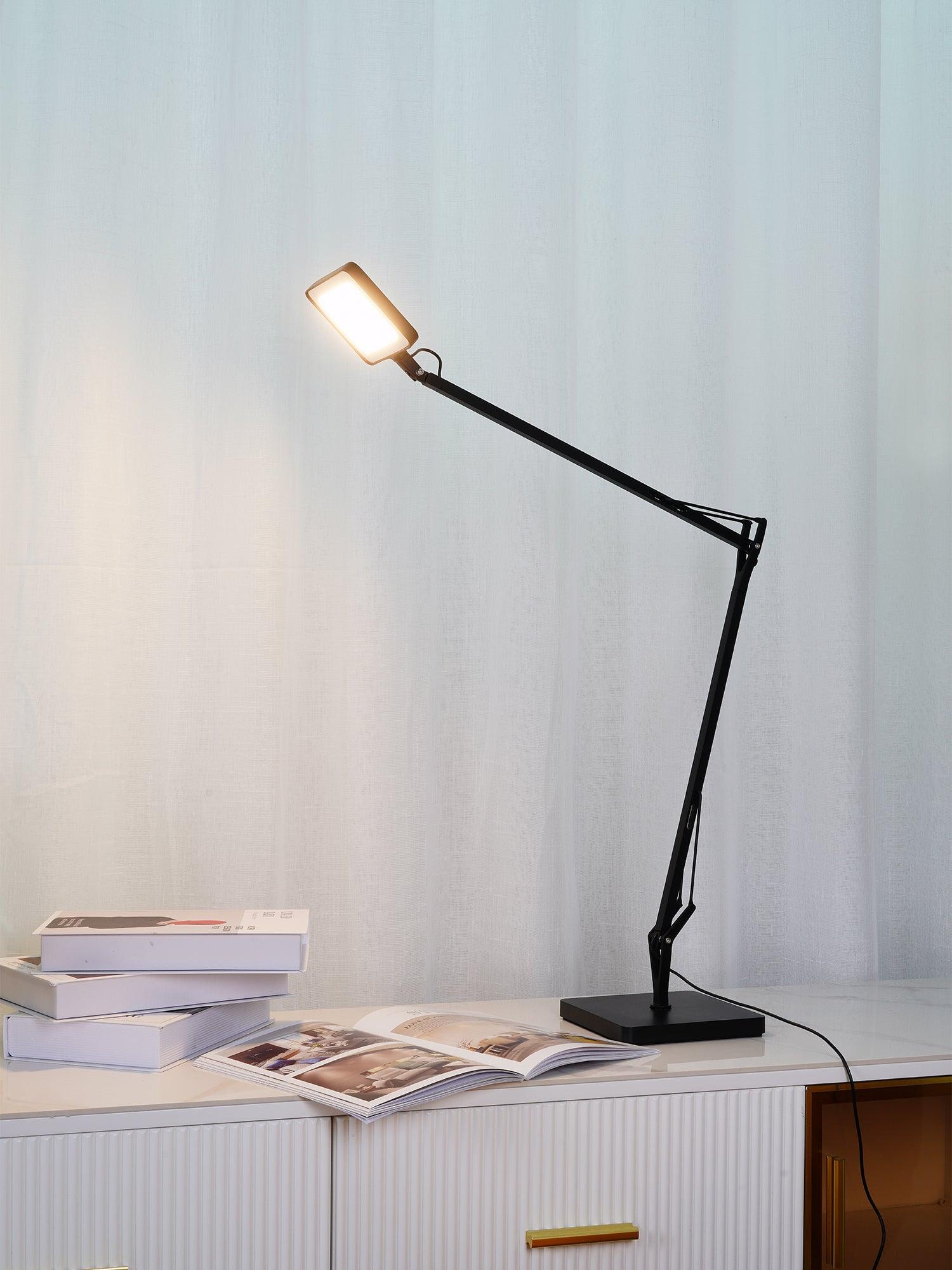 Edge Table Lamp - Blowlighting