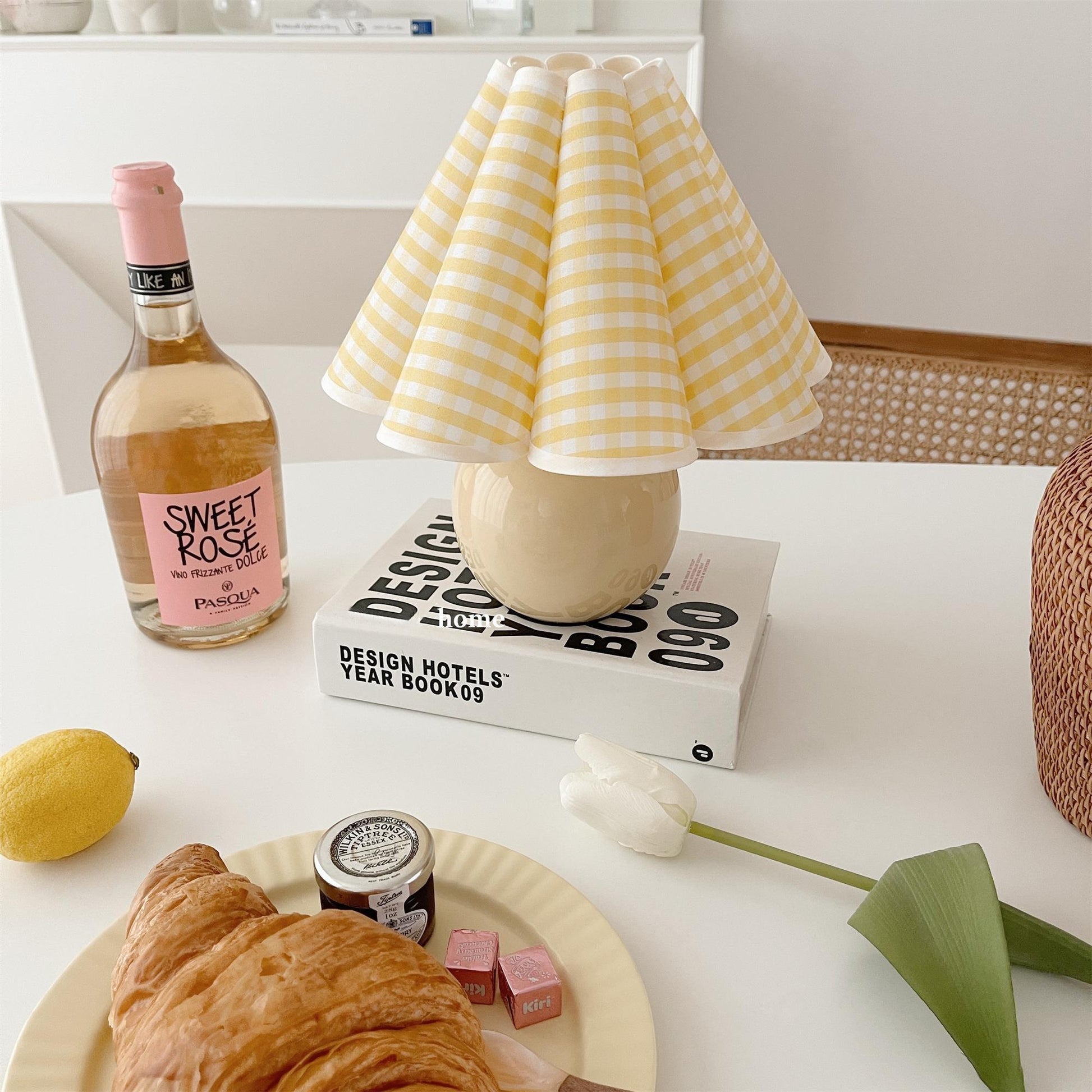 Kicsi Knife Pleat Table Lamp - Blowlighting