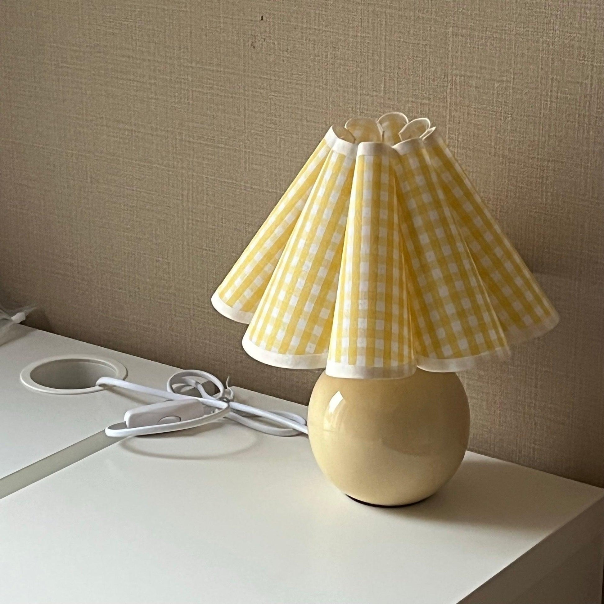 Kicsi Knife Pleat Table Lamp - Blowlighting
