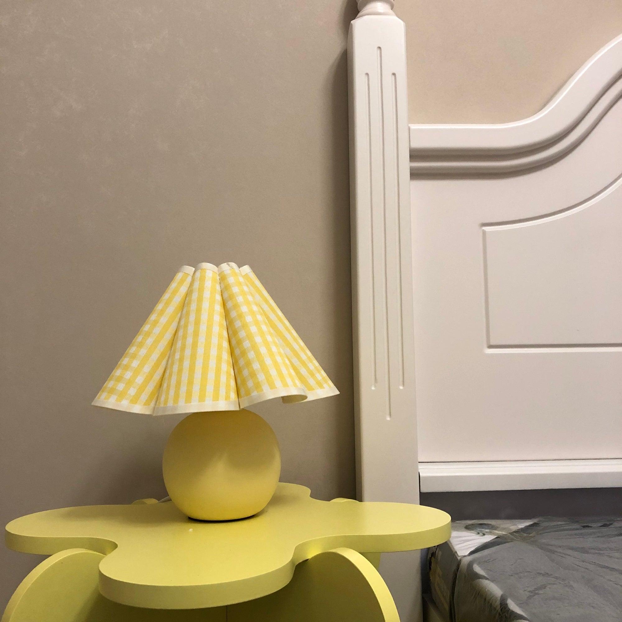 Kicsi Knife Pleat Table Lamp - Blowlighting
