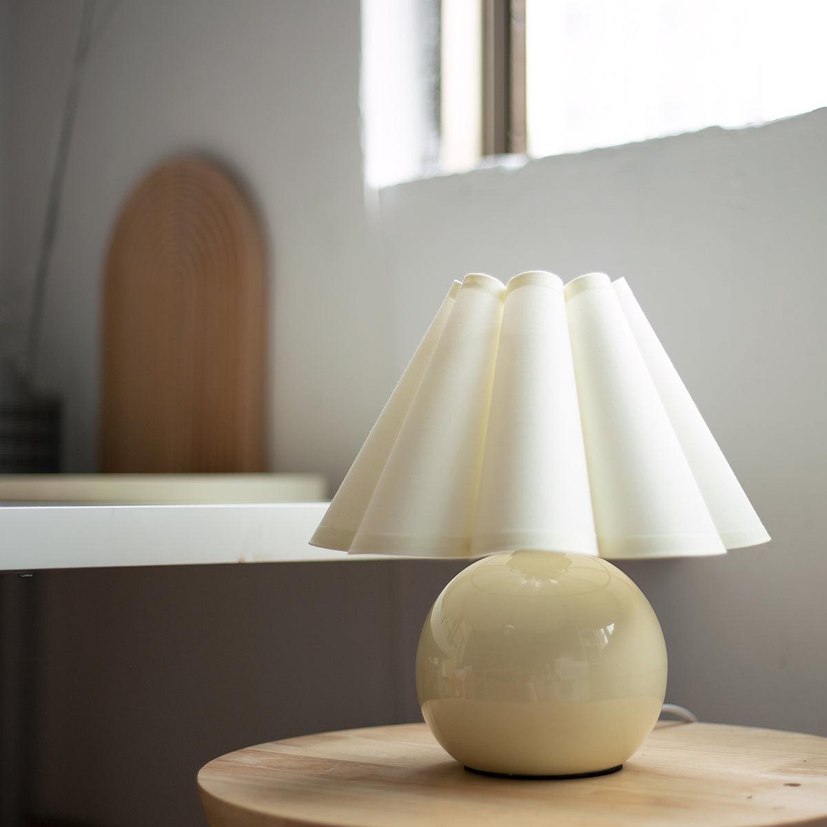Kicsi Knife Pleat Table Lamp - Blowlighting