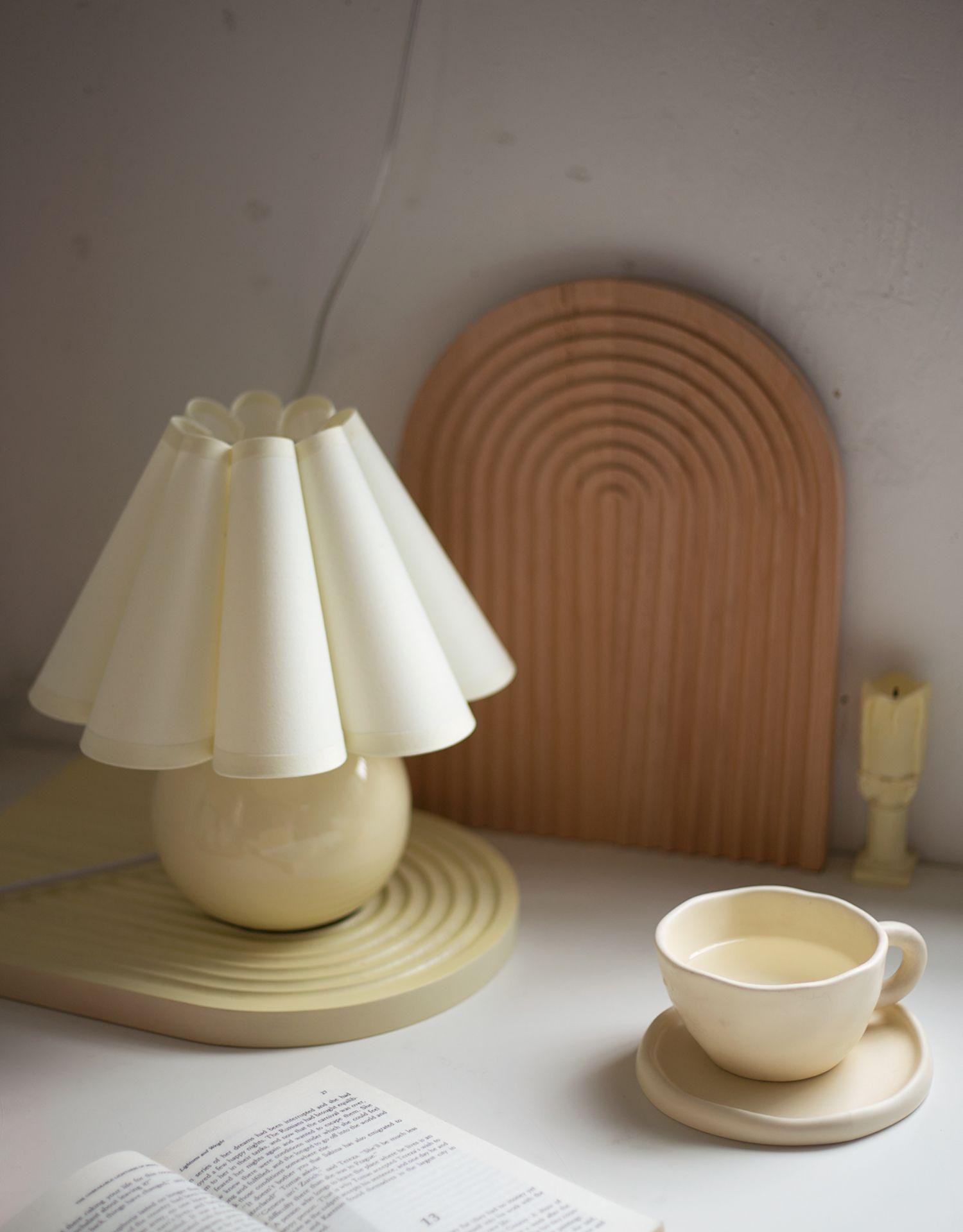 Kicsi Knife Pleat Table Lamp - Blowlighting