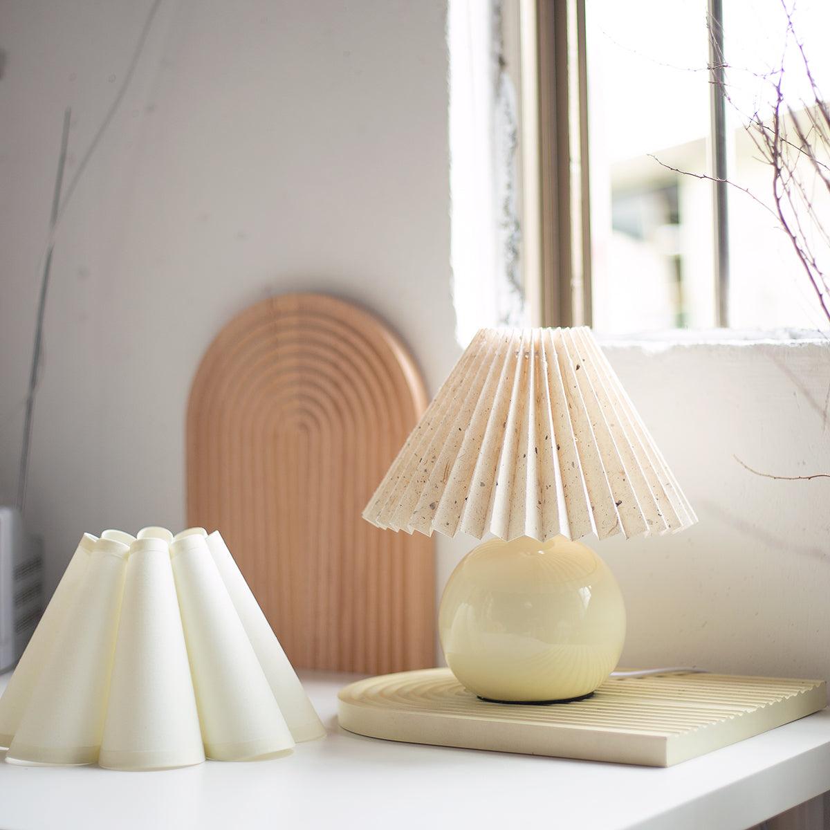 Kicsi Knife Pleat Table Lamp - Blowlighting
