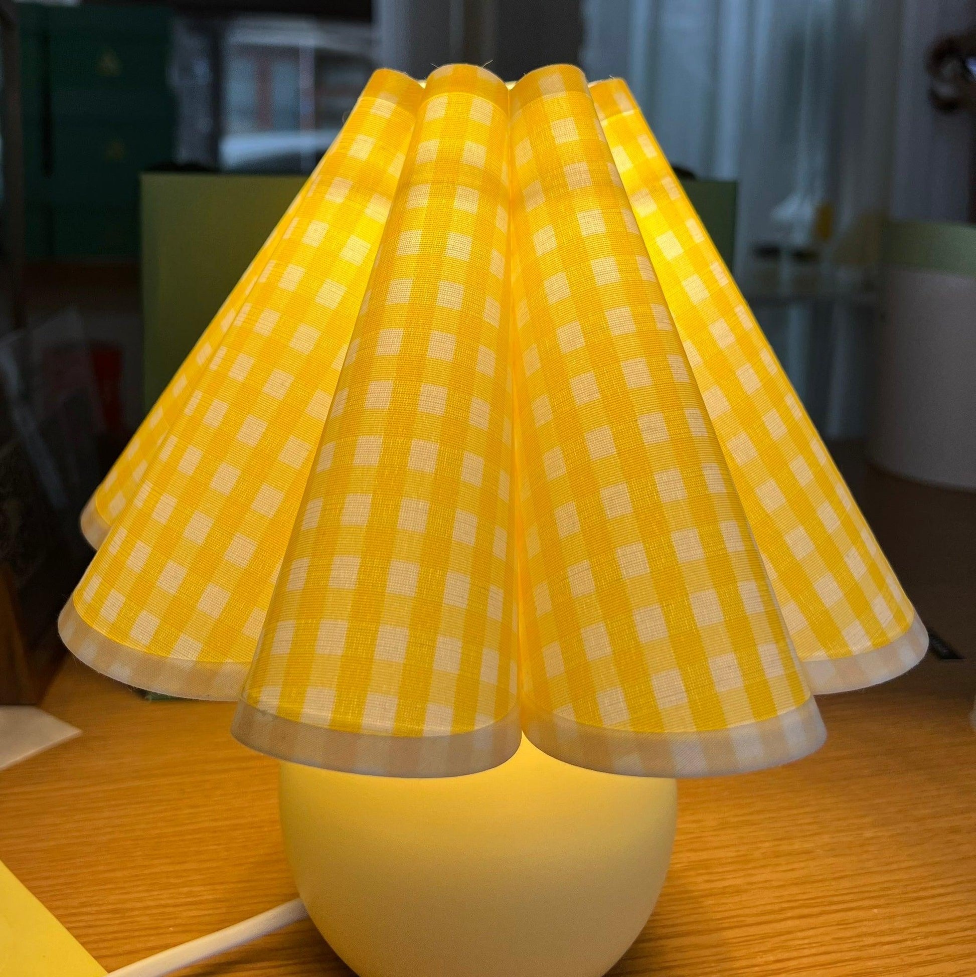 Kicsi Knife Pleat Table Lamp - Blowlighting