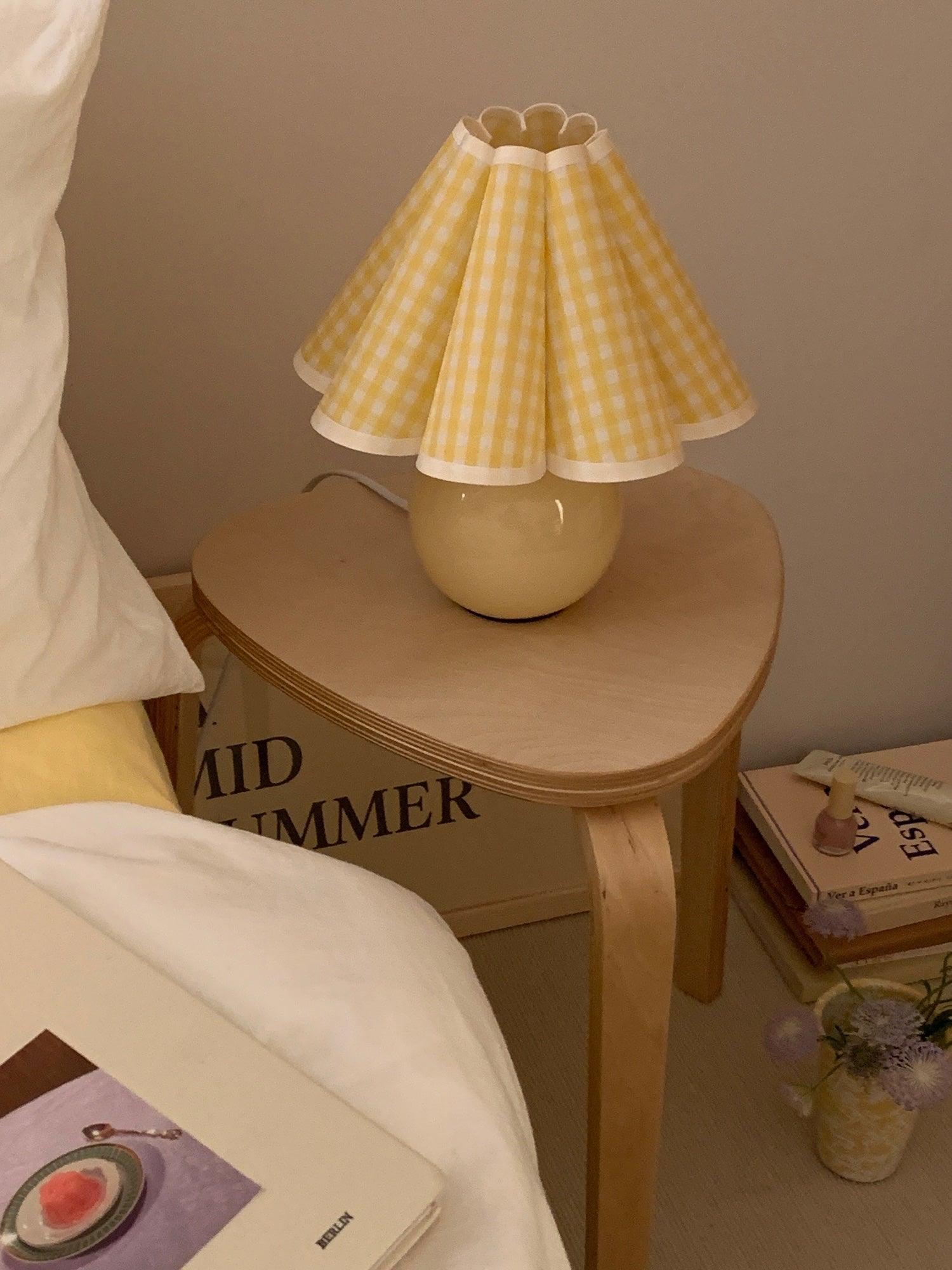 Kicsi Knife Pleat Table Lamp - Blowlighting