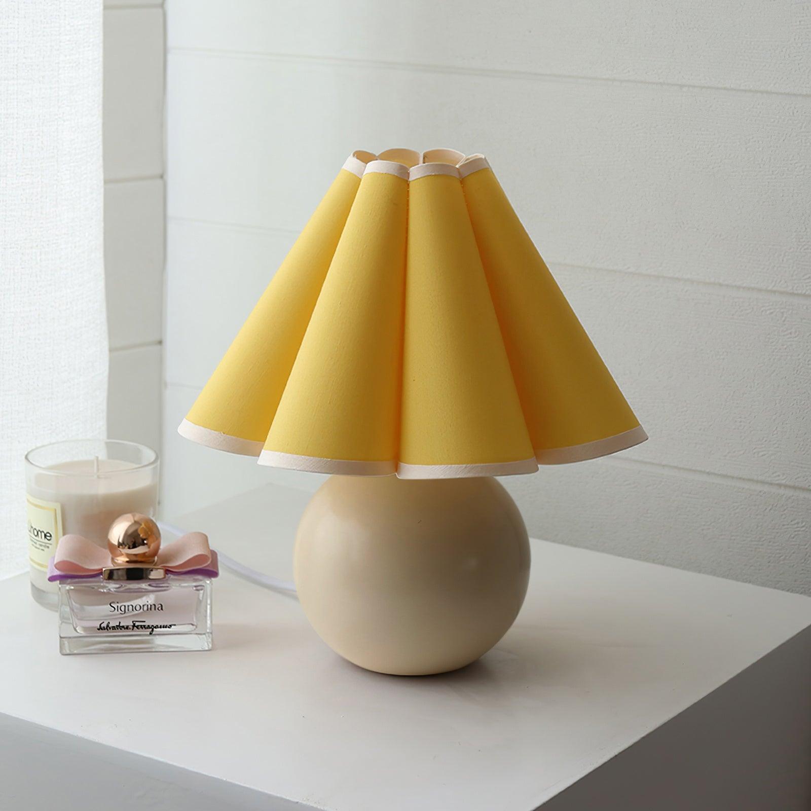 Kicsi Knife Pleat Table Lamp - Blowlighting