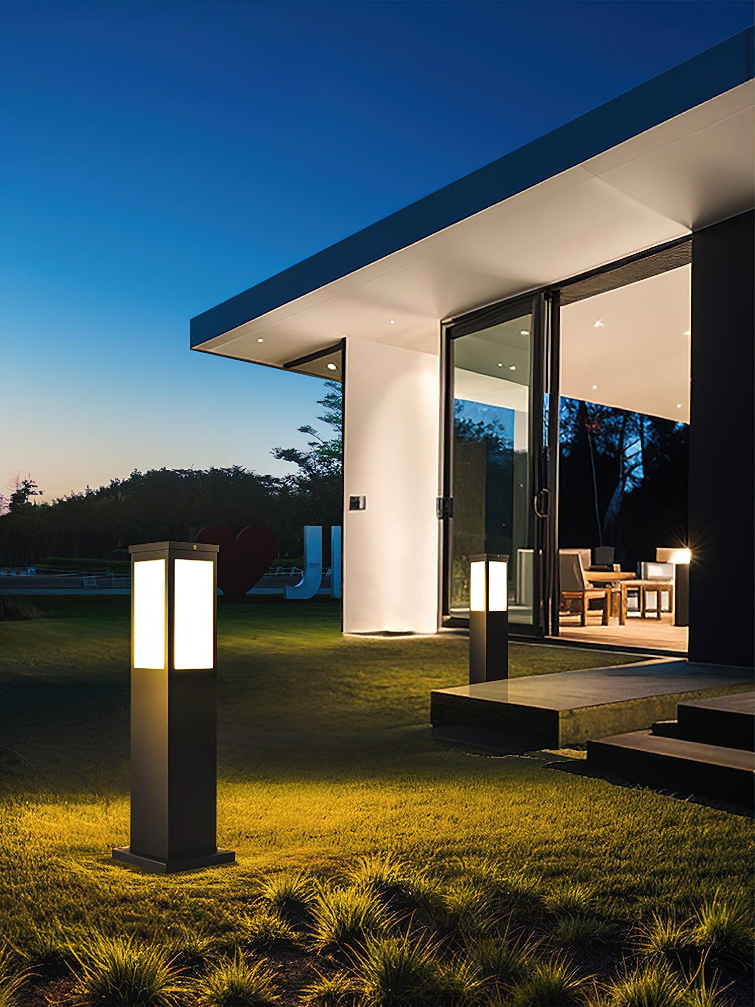Kuzco Bollard Outdoor Light - Blowlighting