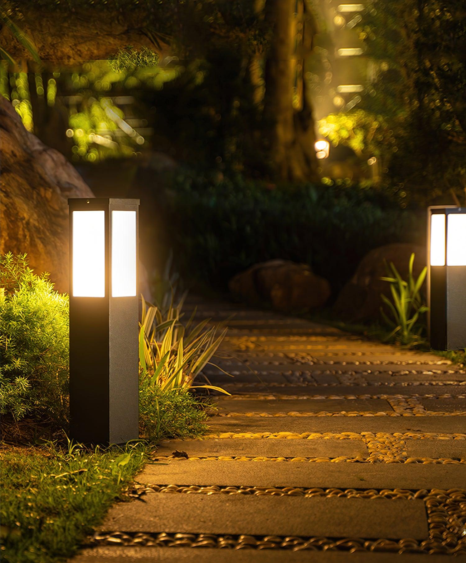 Kuzco Bollard Outdoor Light - Blowlighting