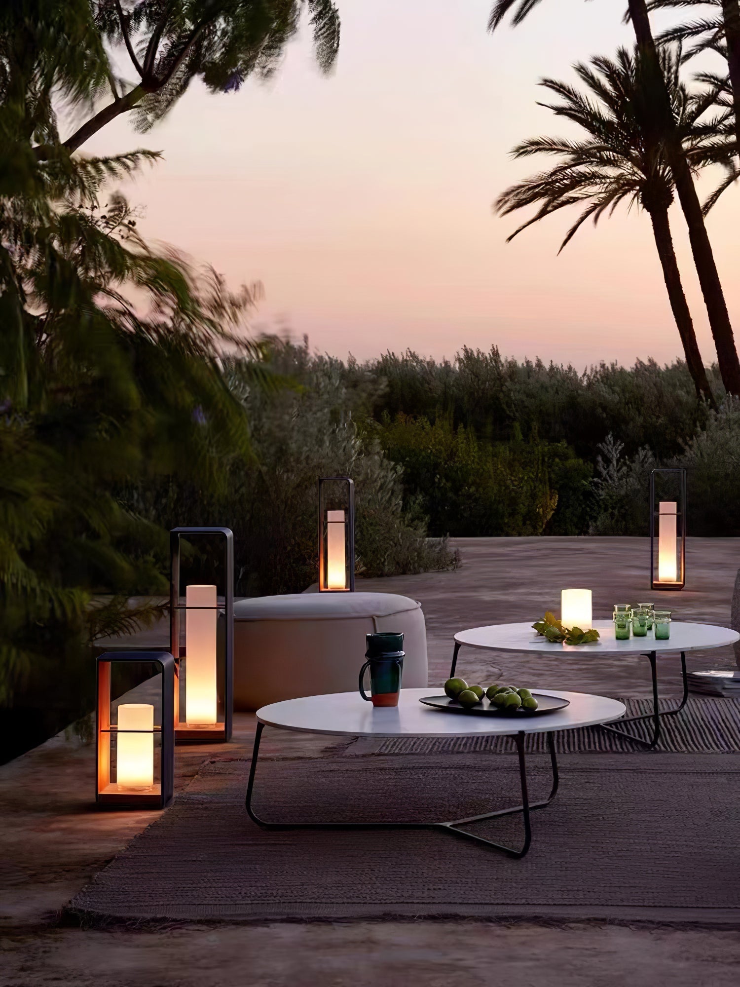 Zephyra Garden Solar Outdoor Light - Blowlighting