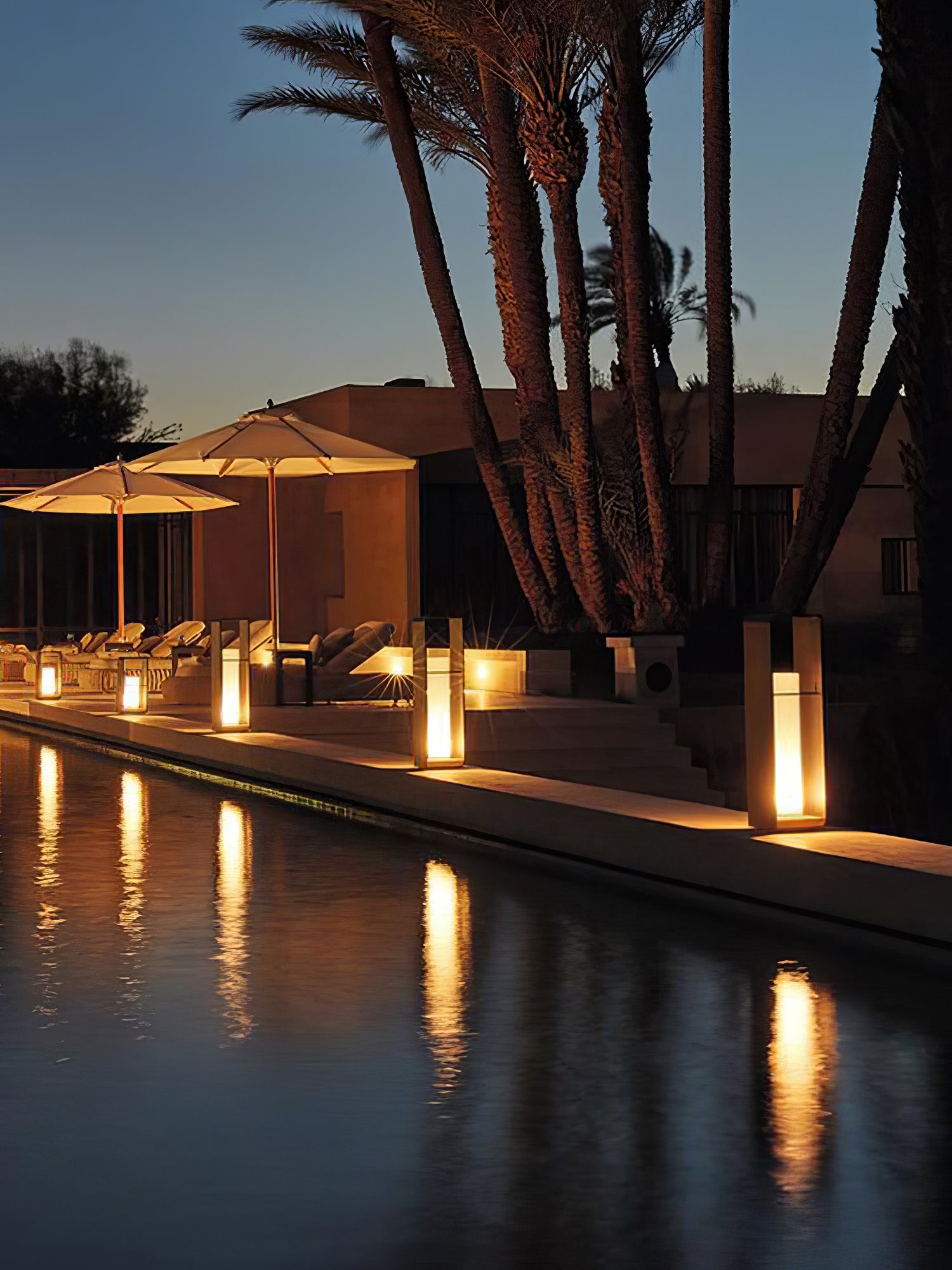 Zephyra Garden Solar Outdoor Light - Blowlighting
