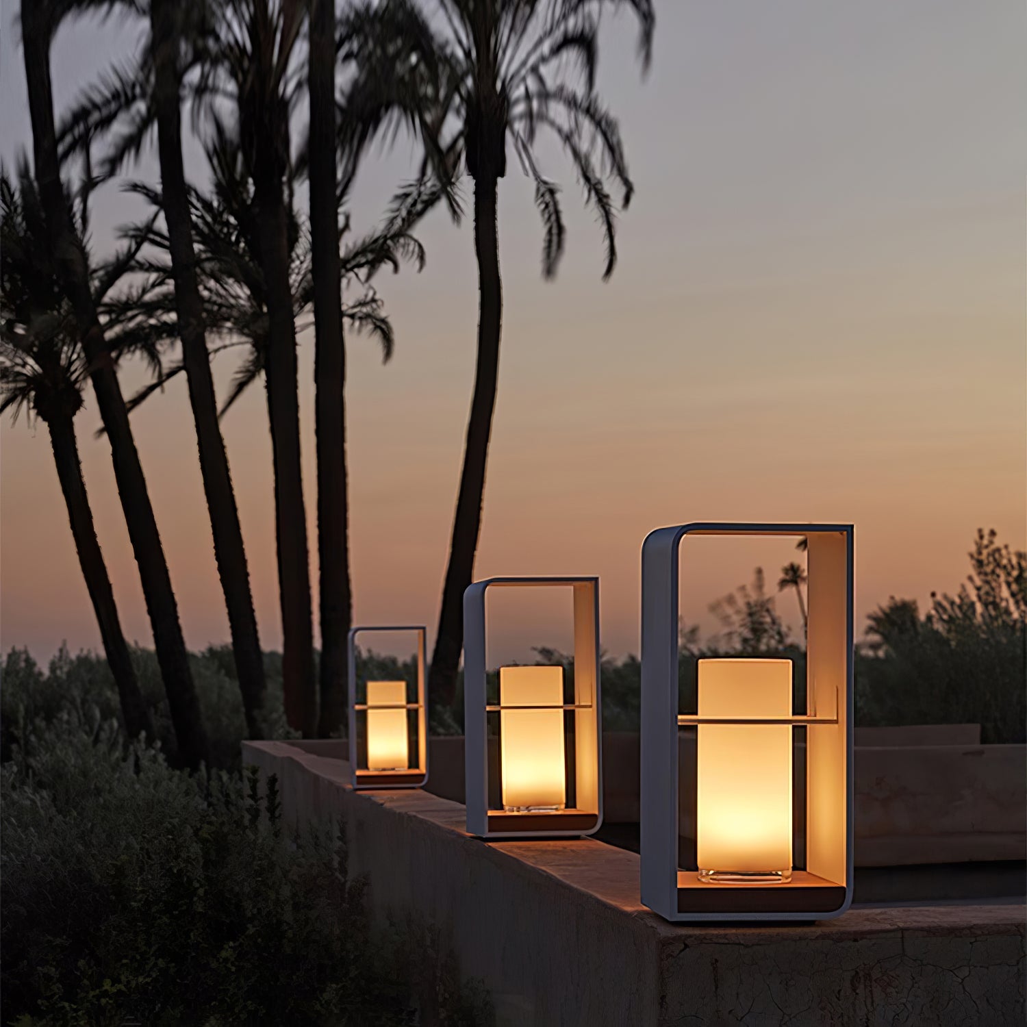 Zephyra Garden Solar Outdoor Light - Blowlighting