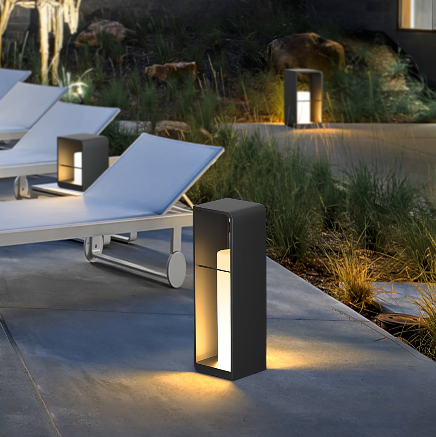 Zephyra Garden Solar Outdoor Light - Blowlighting