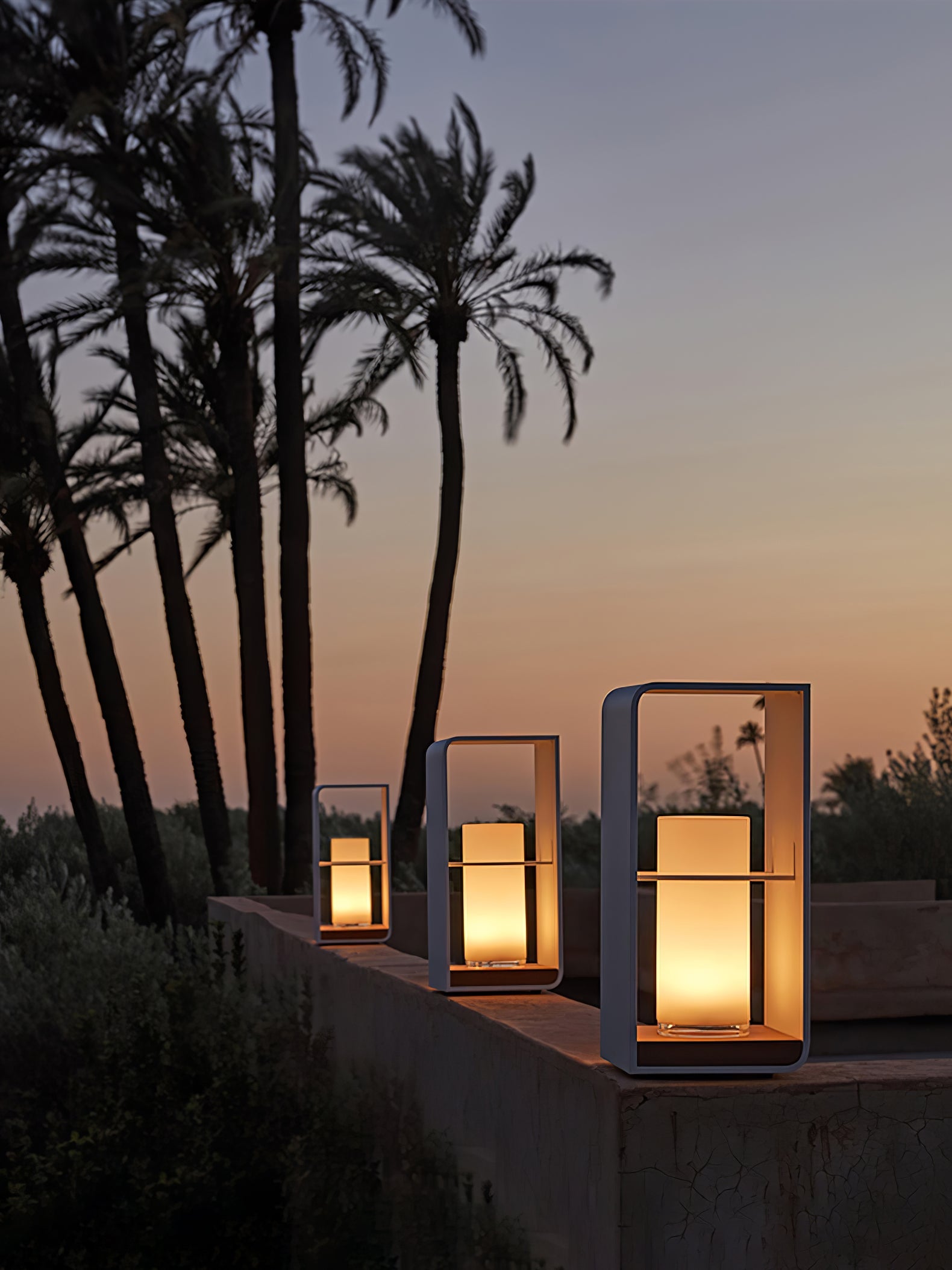 Zephyra Garden Solar Outdoor Light - Blowlighting
