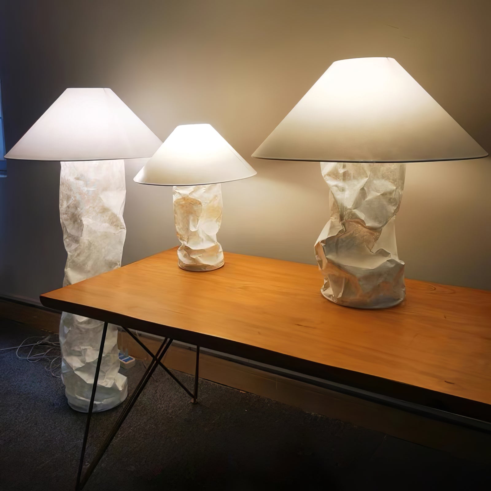 Crinkle Paper Table Lamp - Blowlighting