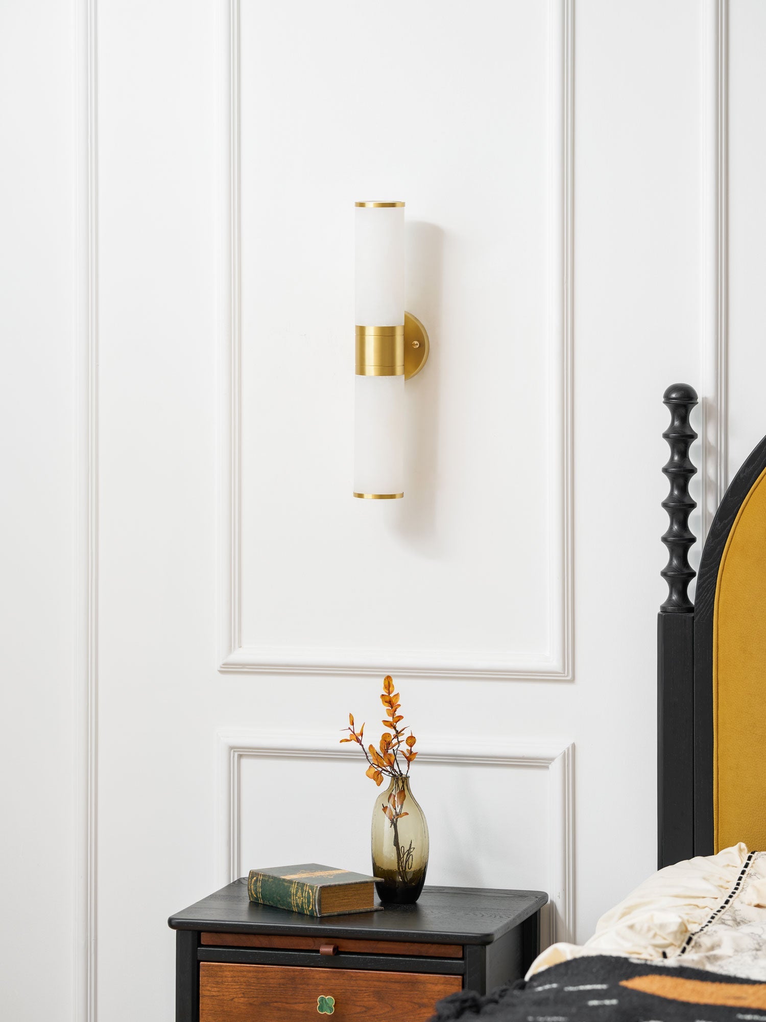 Kaia Minimalist Alabaster Wall Lamp - Blowlighting