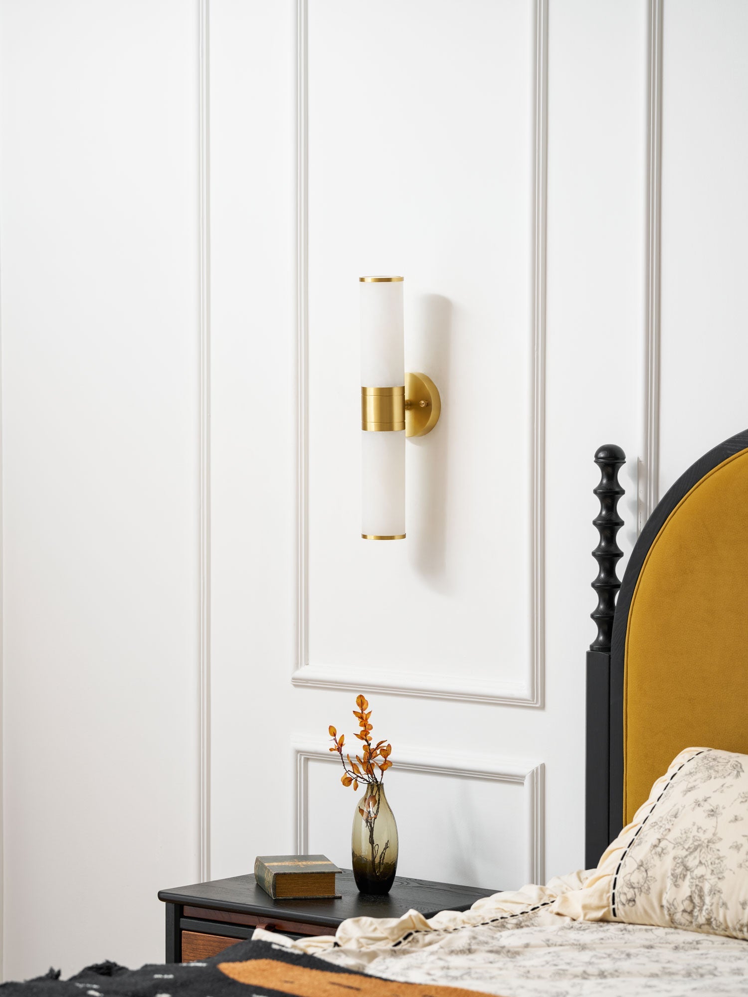 Kaia Minimalist Alabaster Wall Lamp - Blowlighting