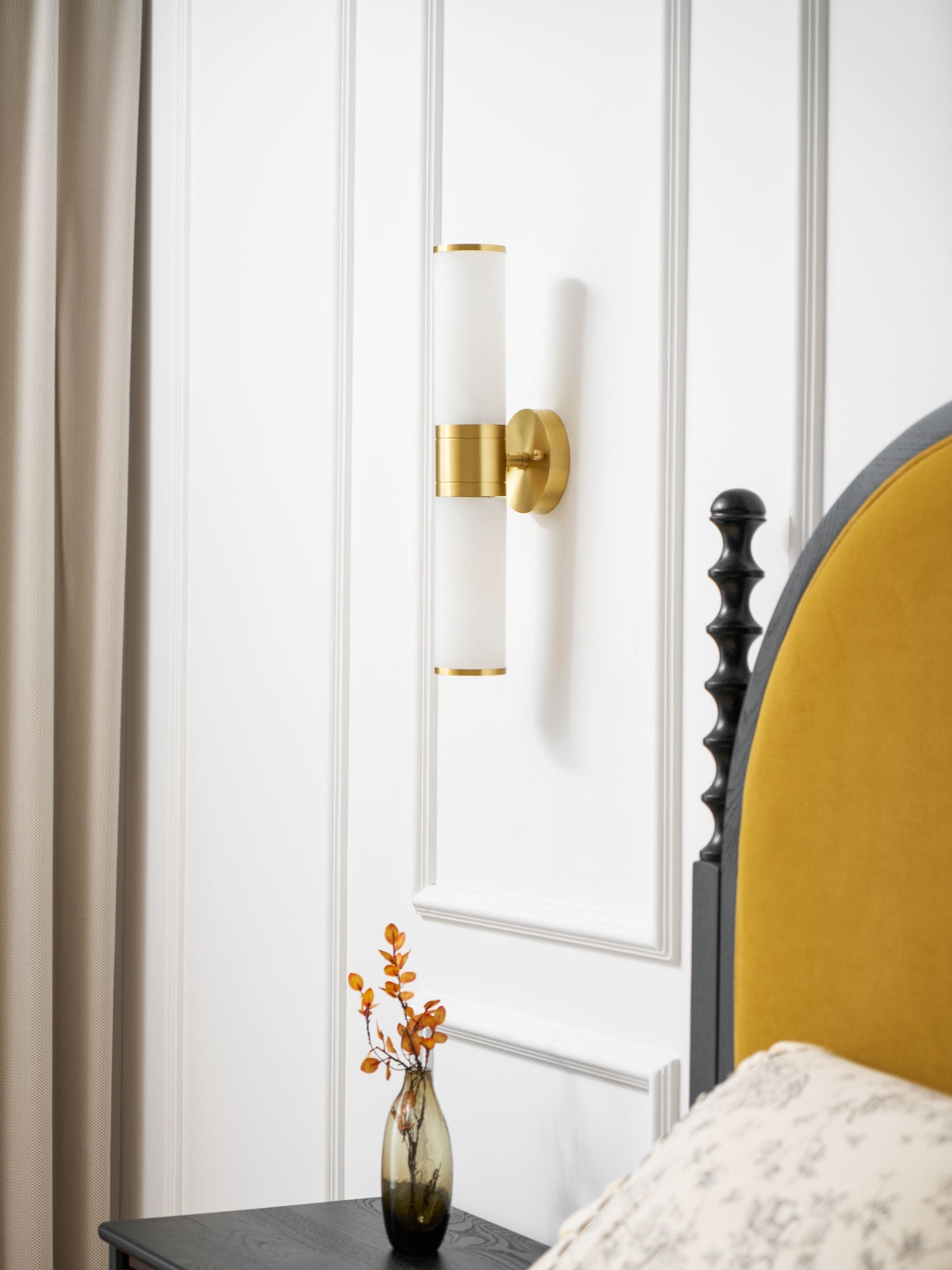Kaia Minimalist Alabaster Wall Lamp - Blowlighting