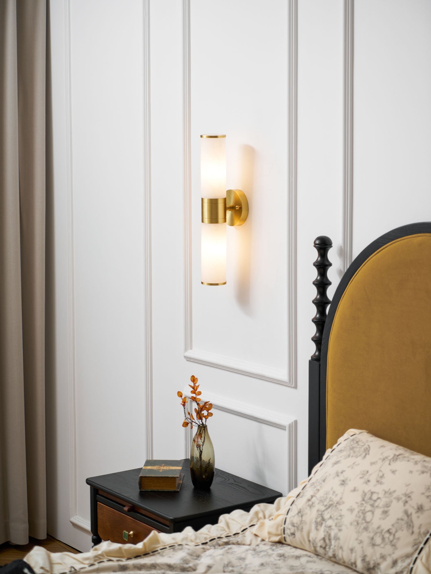 Kaia Minimalist Alabaster Wall Lamp - Blowlighting