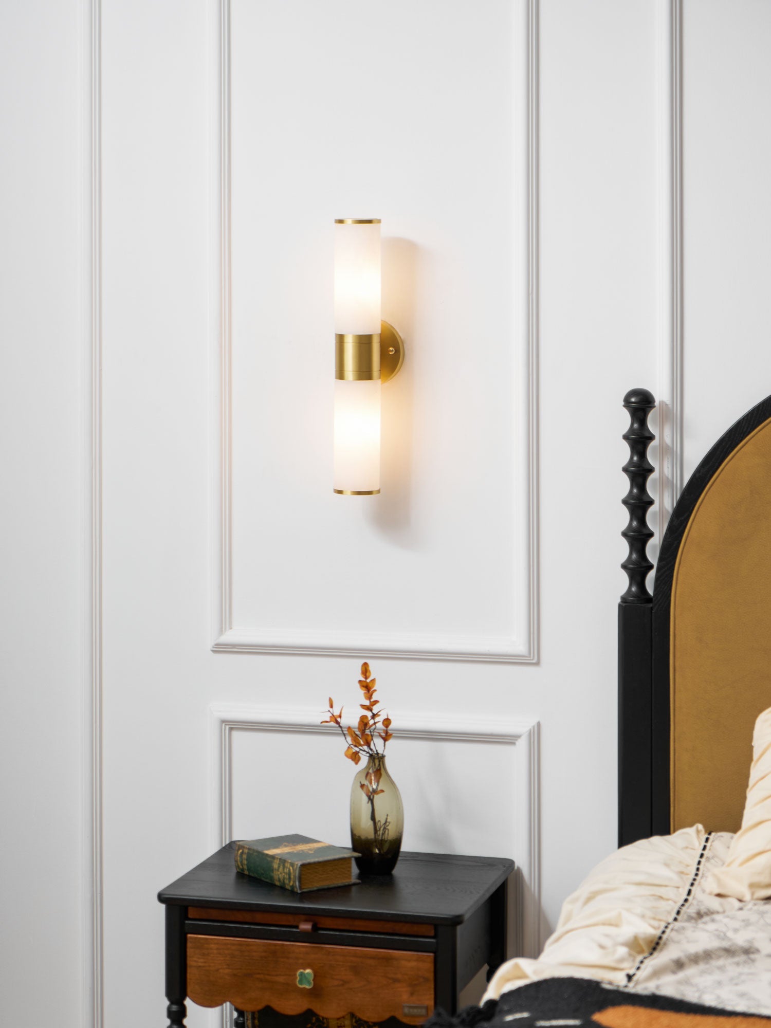 Kaia Minimalist Alabaster Wall Lamp - Blowlighting