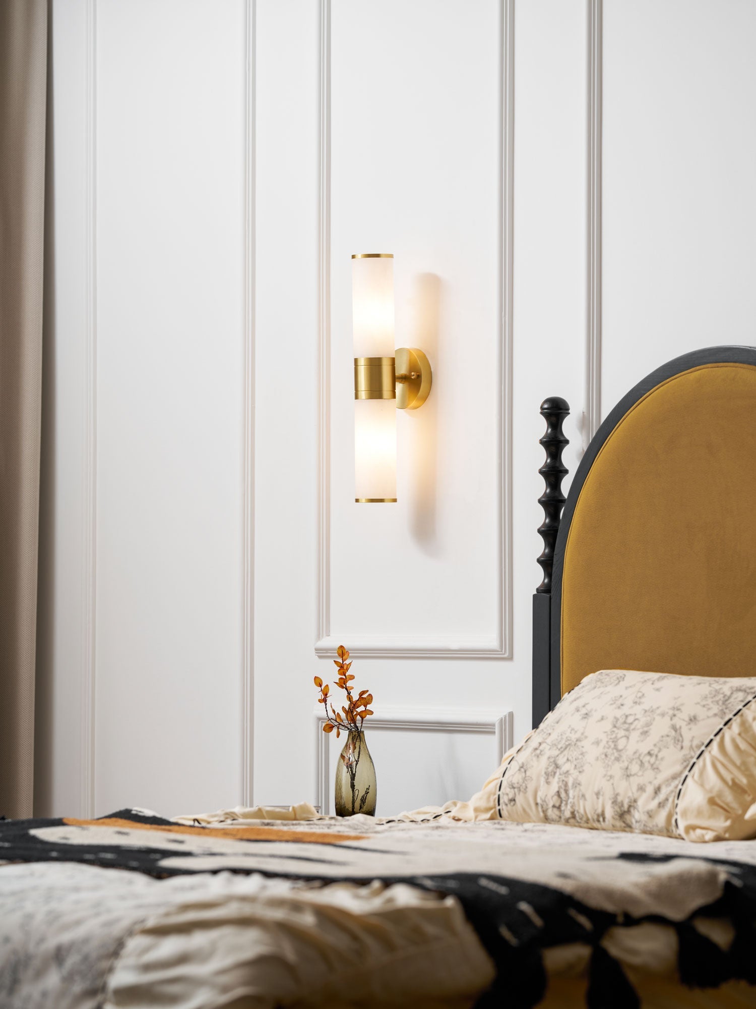 Kaia Minimalist Alabaster Wall Lamp - Blowlighting