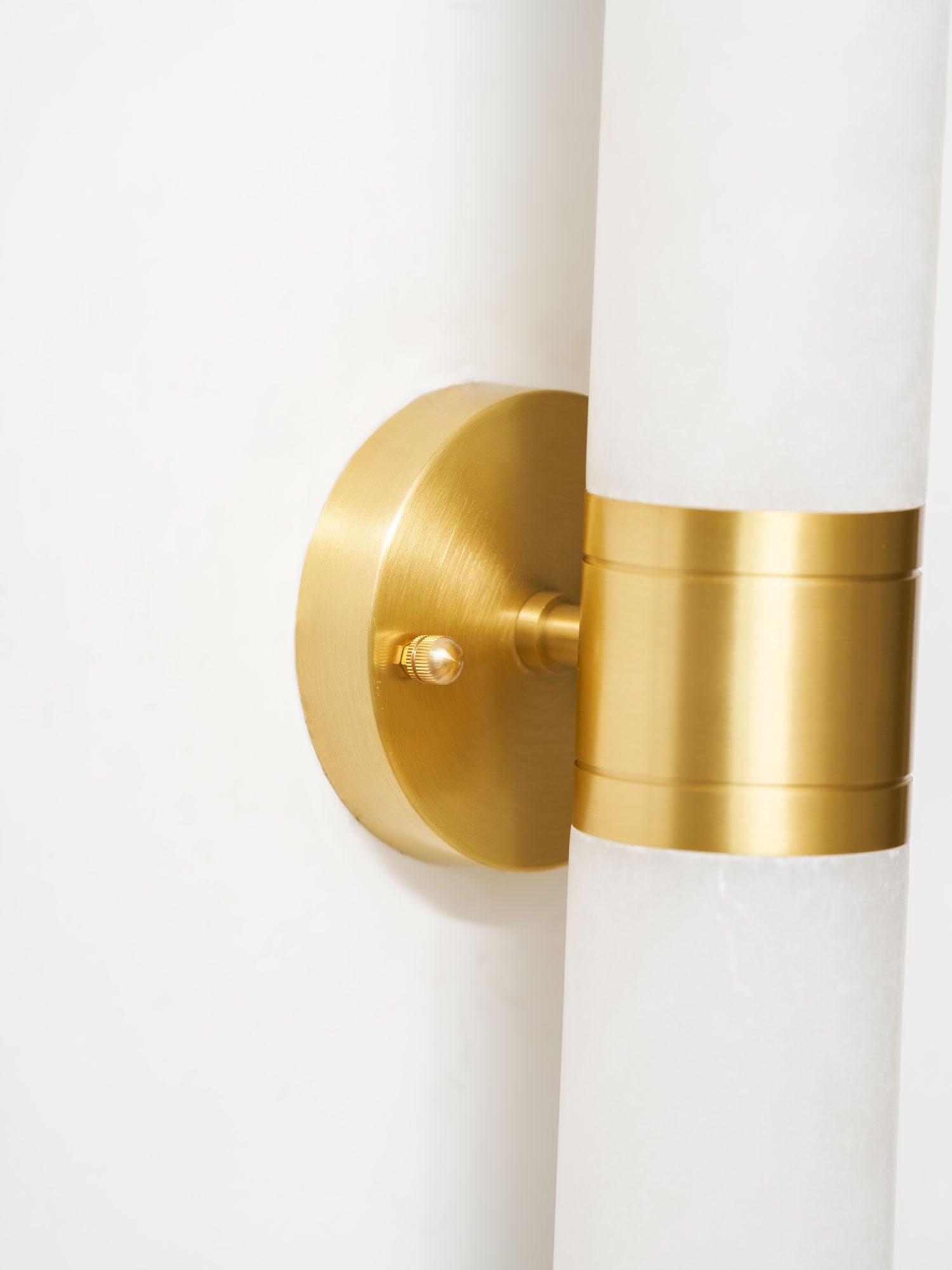 Kaia Minimalist Alabaster Wall Lamp - Blowlighting