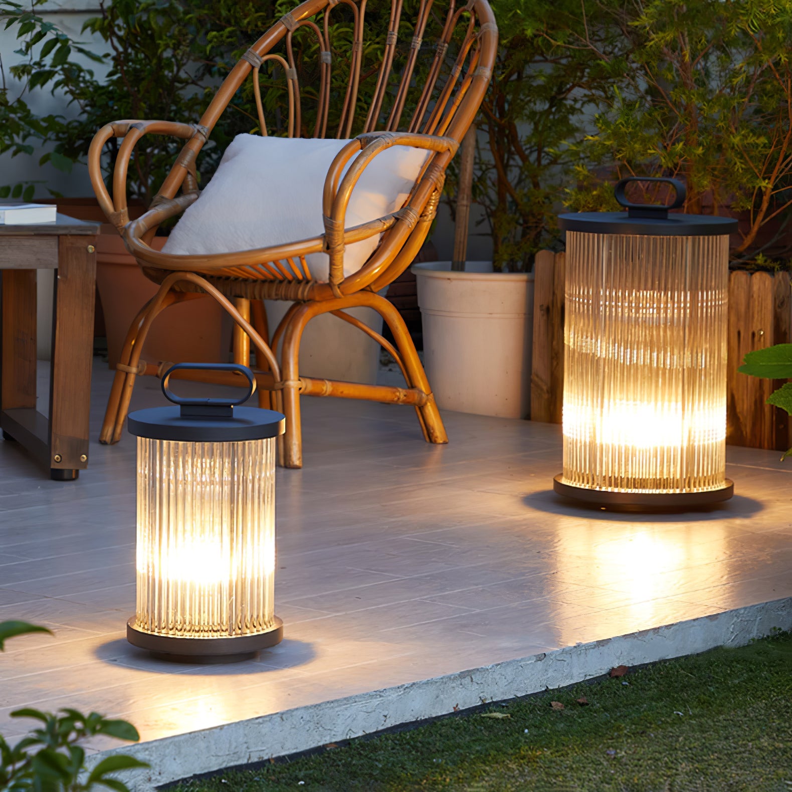 Lantern Garden Solar Outdoor Light - Blowlighting