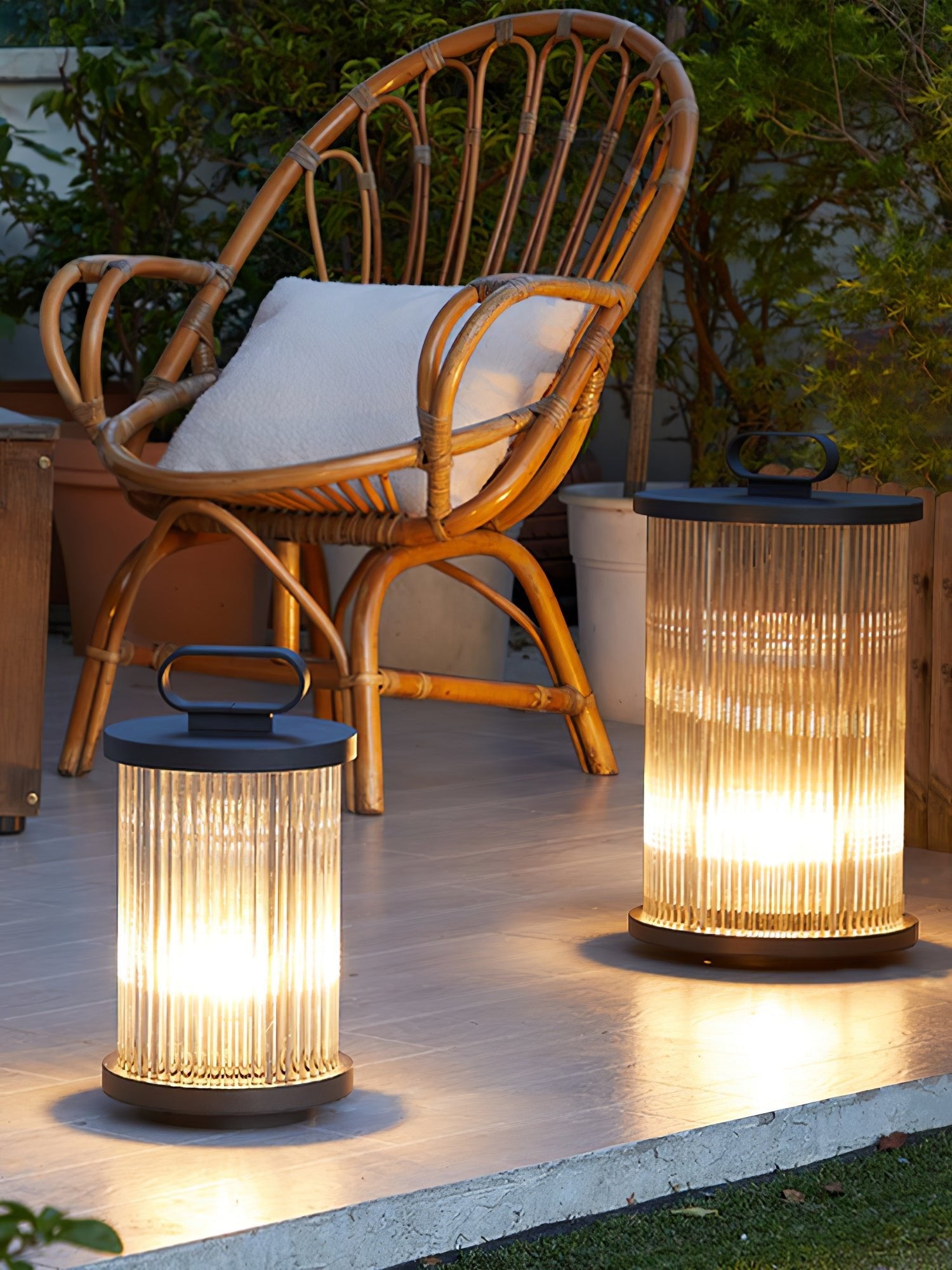 Lantern Garden Solar Outdoor Light - Blowlighting