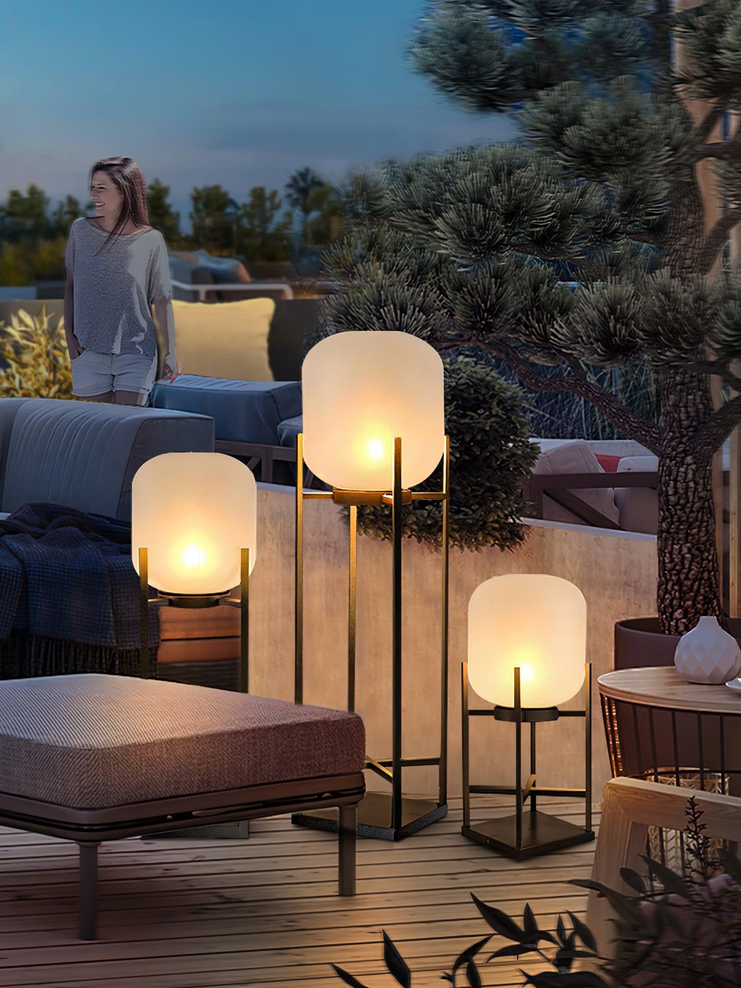 Lantern Outdoor Solar Floor Lamp - Blowlighting