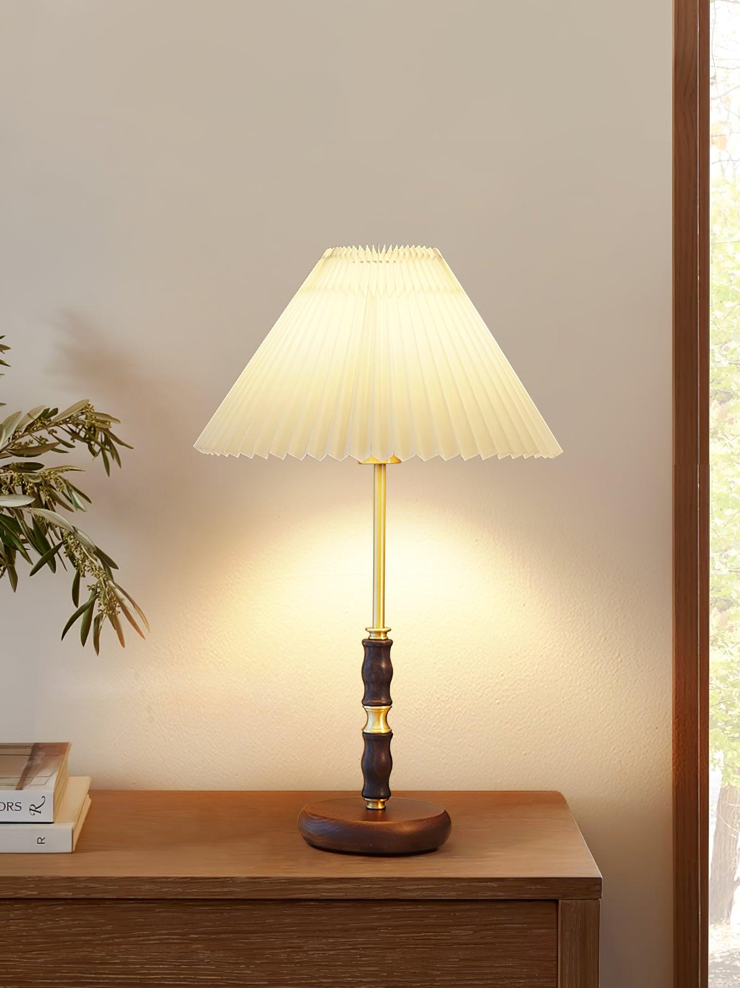 Le Klint Table Lamp - Blowlighting
