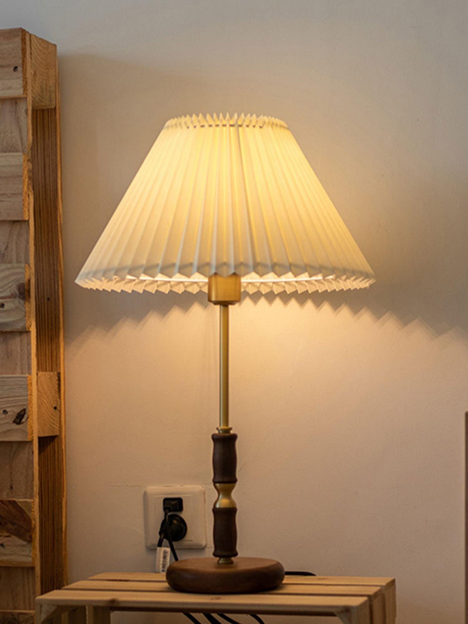 Le Klint Table Lamp - Blowlighting