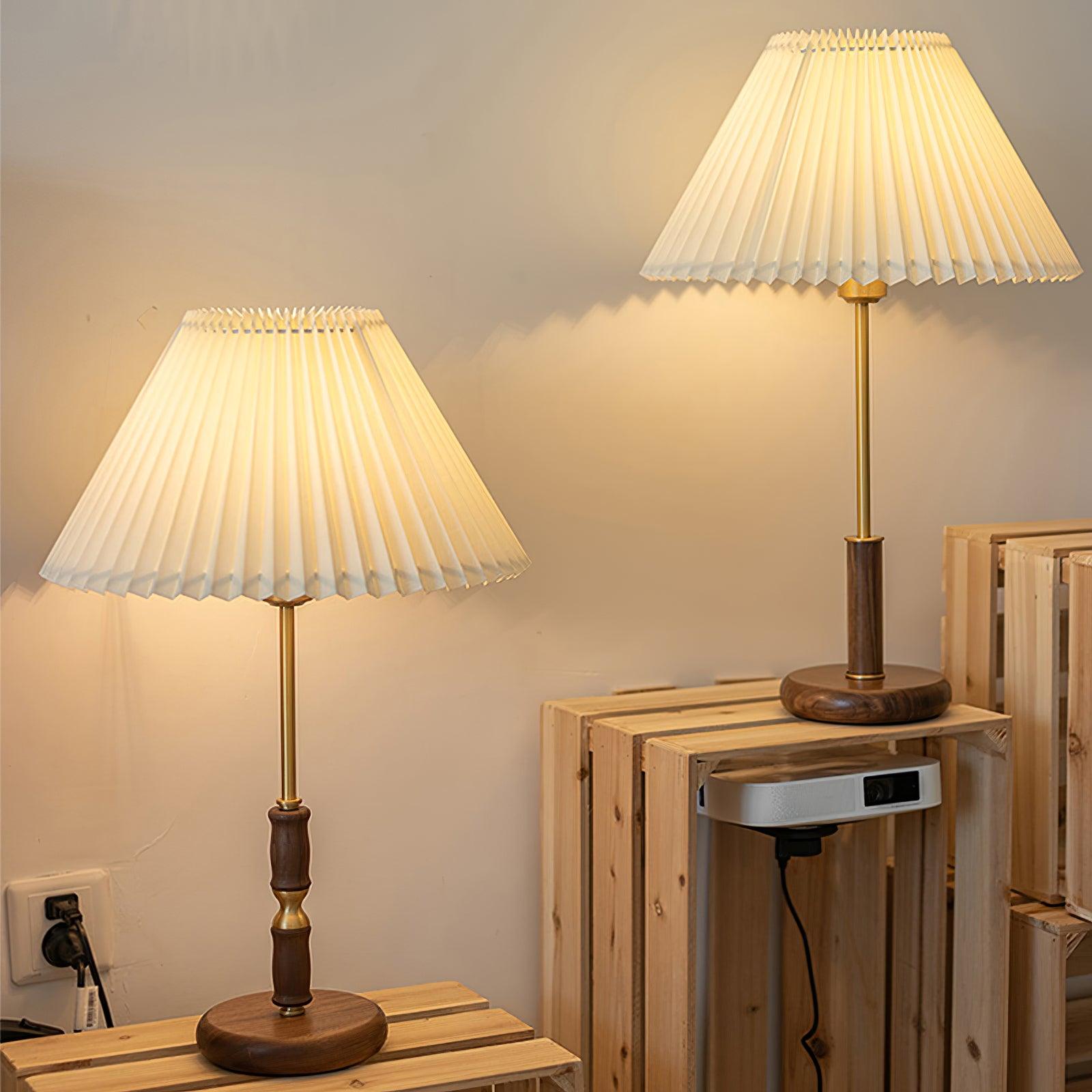 Le Klint Table Lamp - Blowlighting