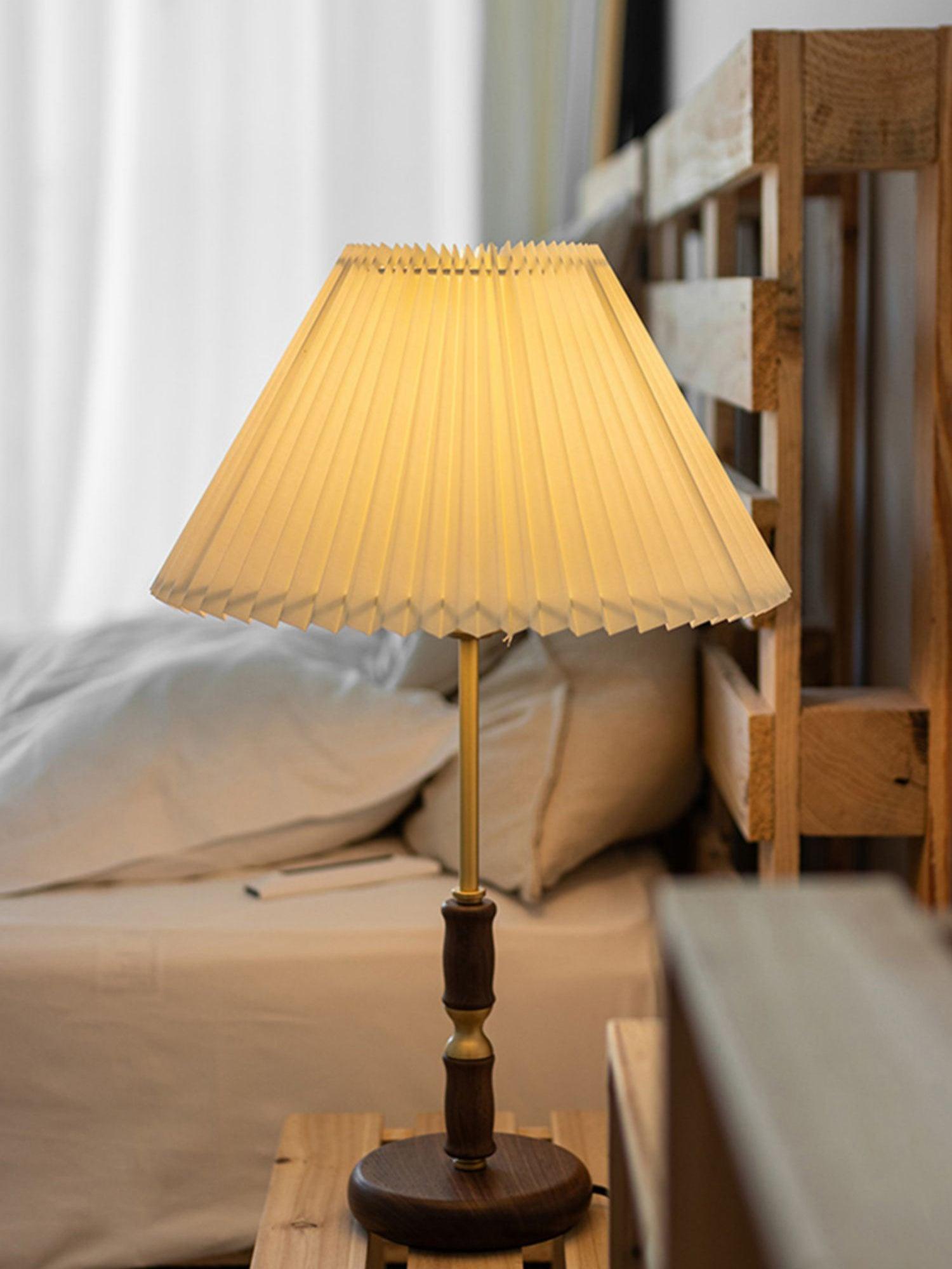 Le Klint Table Lamp - Blowlighting