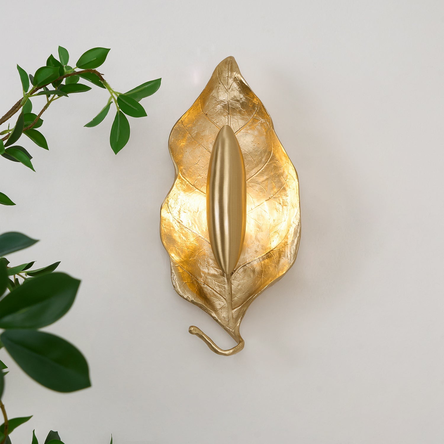 Leaf Brass Wall Lamp - Blowlighting