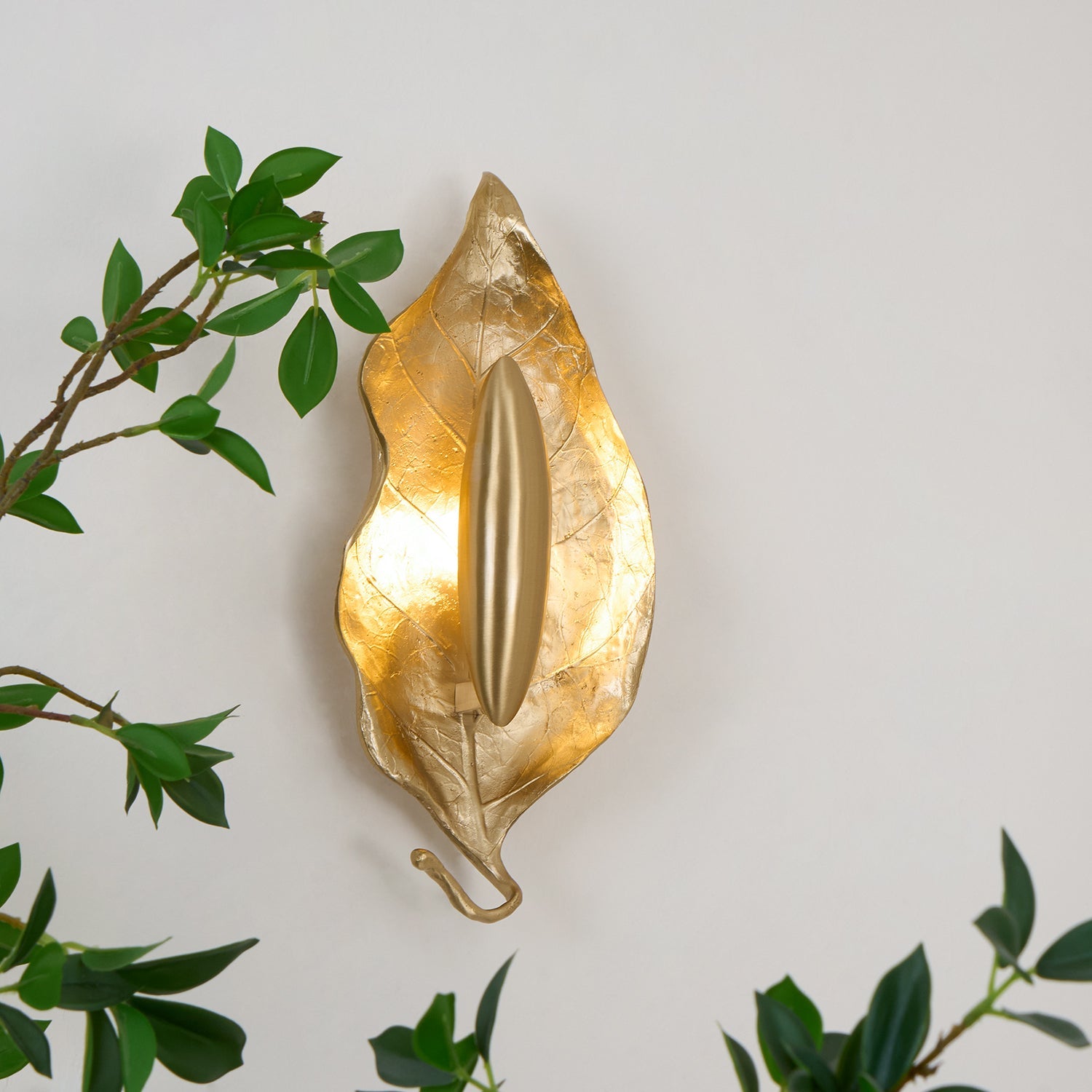 Leaf Brass Wall Lamp - Blowlighting