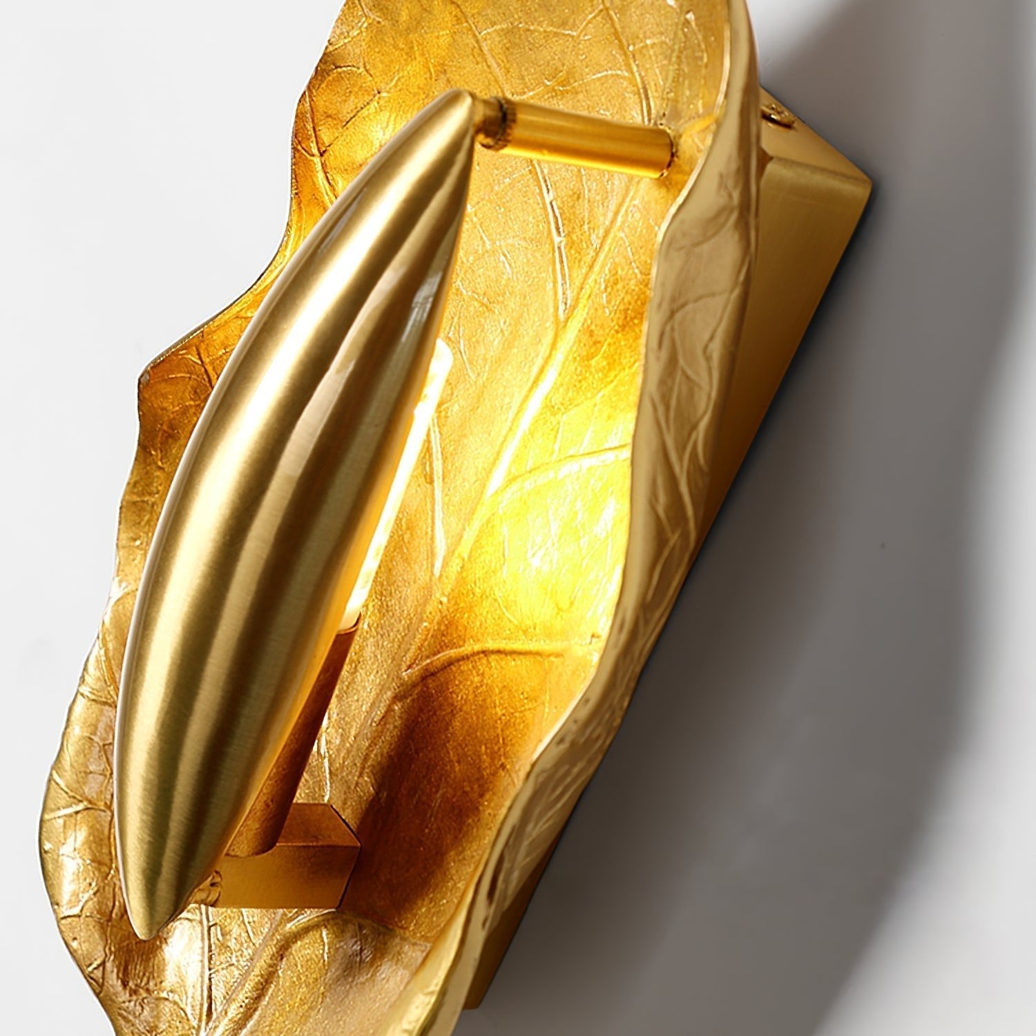 Leaf Brass Wall Lamp - Blowlighting