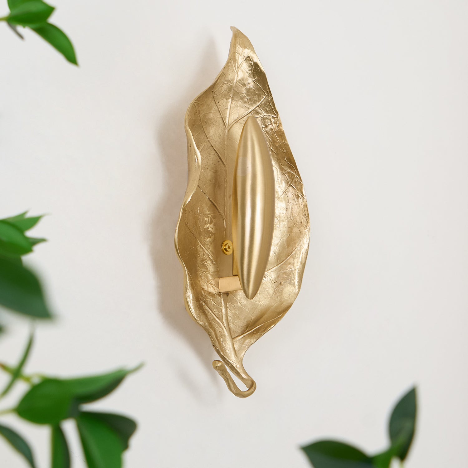 Leaf Brass Wall Lamp - Blowlighting