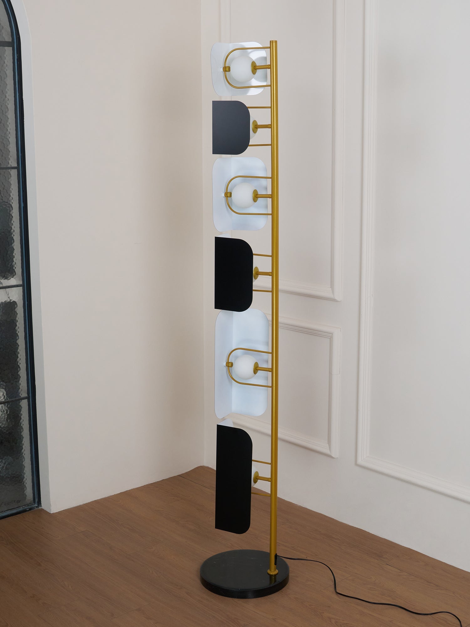 Leagan Floor Lamp - Blowlighting