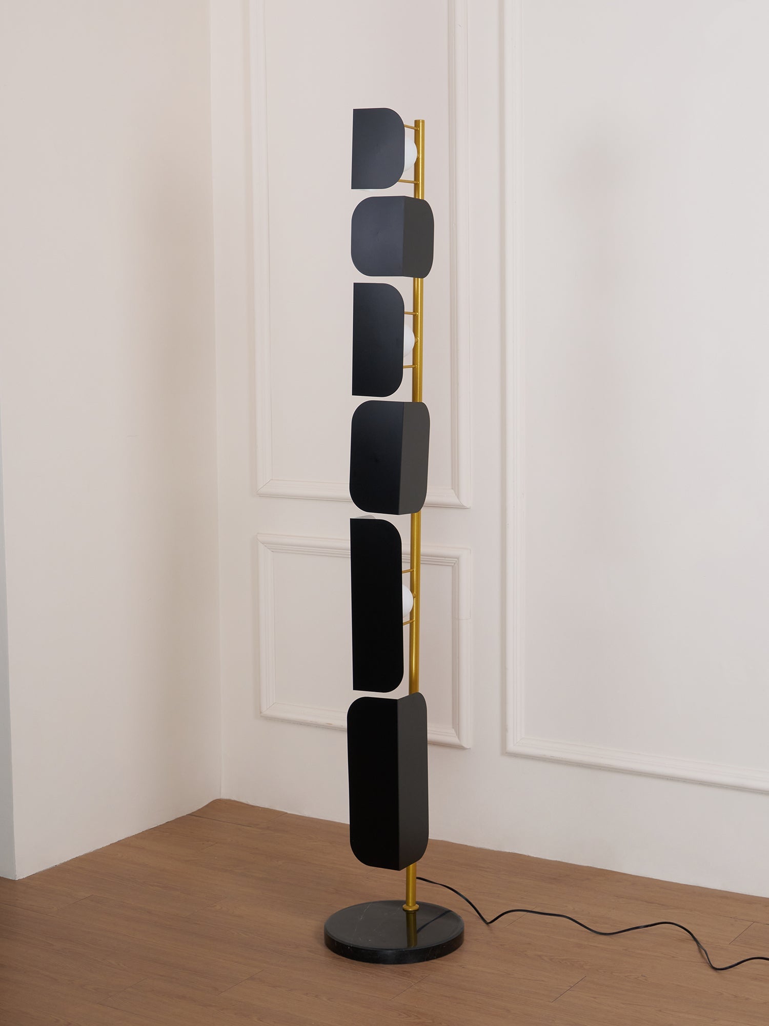 Leagan Floor Lamp - Blowlighting